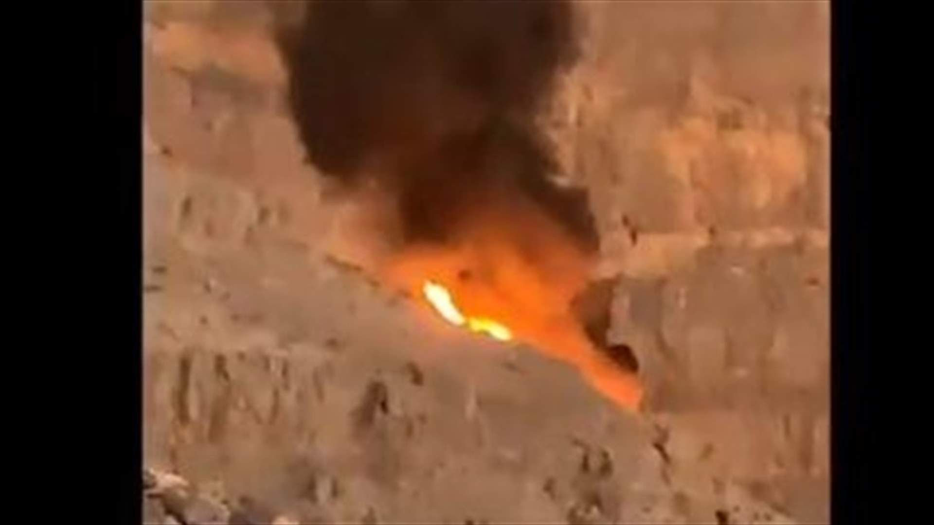 لحظة تحطم مروحية الانقاذ الاماراتية في رأس الخيمة (فيديو)