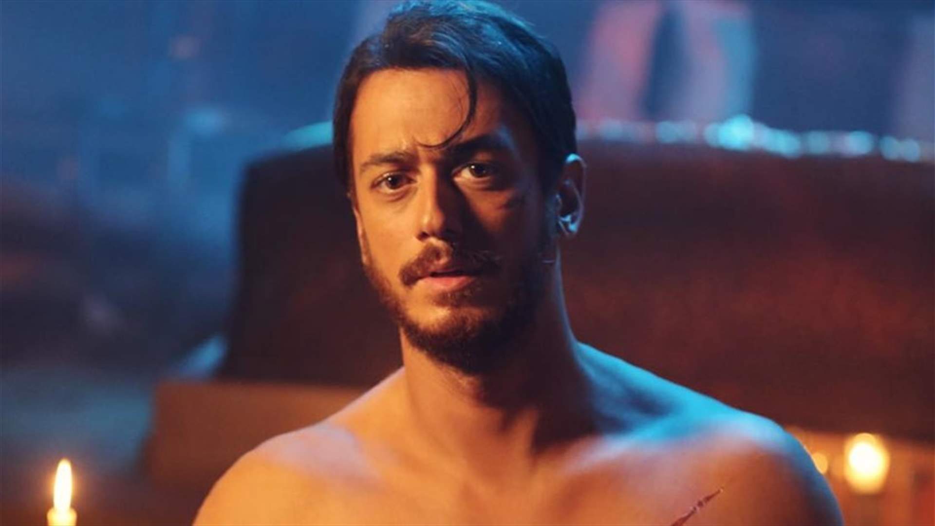 سعد لمجرد يتجوّل ليلاً في باريس... برفقة عارضة أزياء شهيرة (صورة)