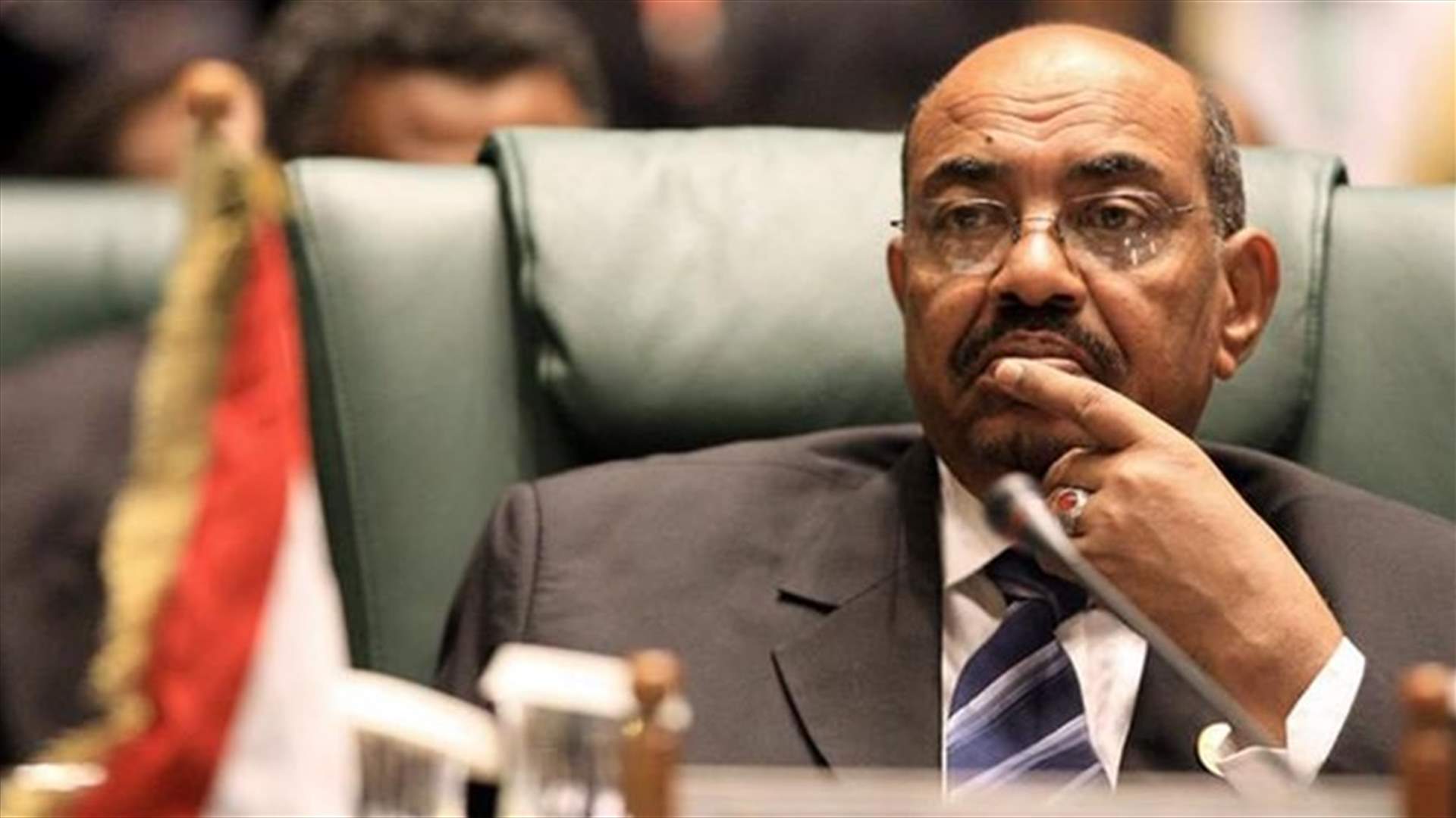 البشير يدعو الشرطة إلى الامتناع عن استخدام القوة المفرطة