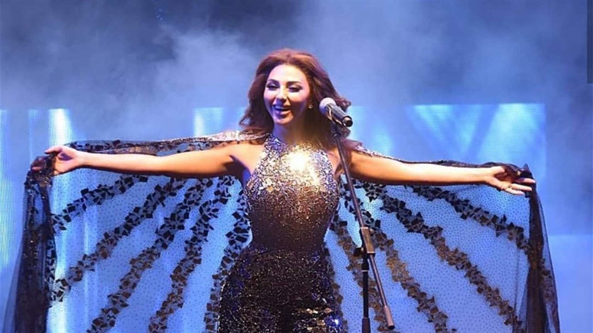 ميريام فارس تُشعل الانترنت بقبلة من معجب (فيديو)