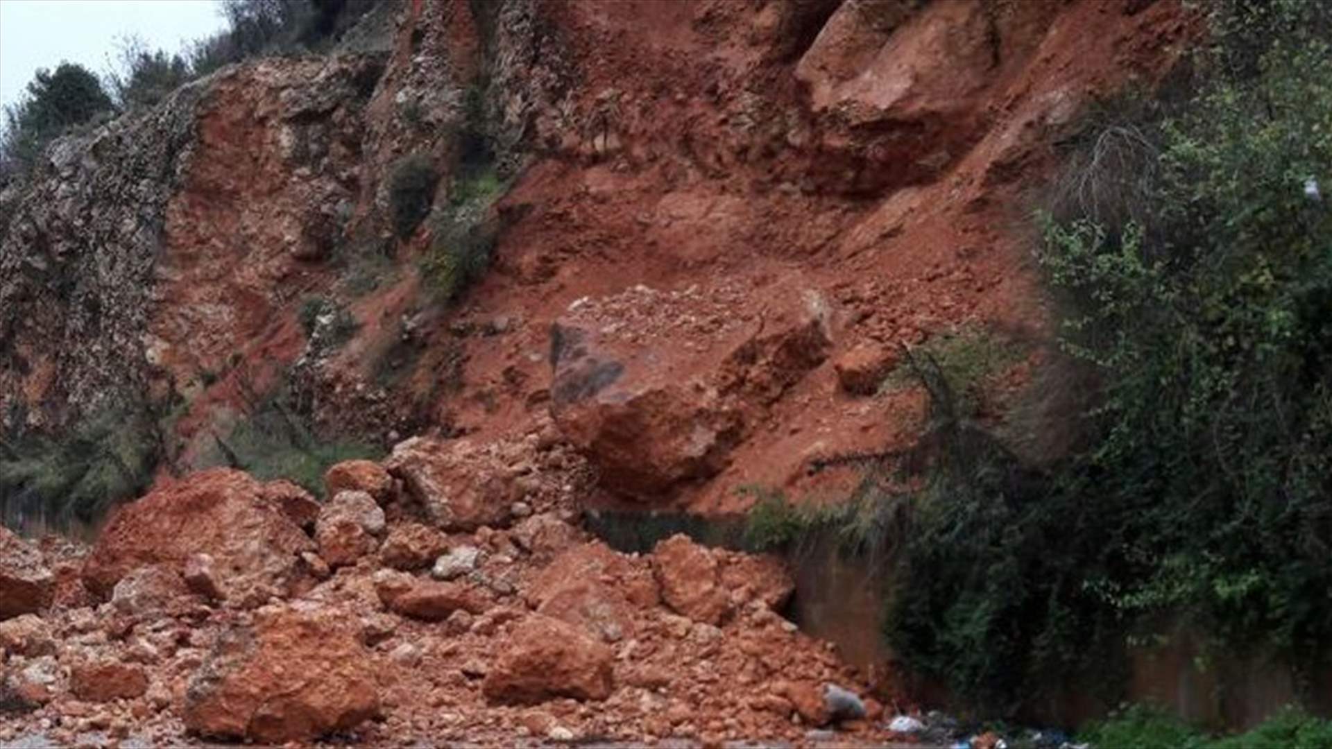 رئيس بلدية حرار: الطريق في منطقة الزعرورة حرار بحاجة لإمكانات تفوق قدرة البلدية