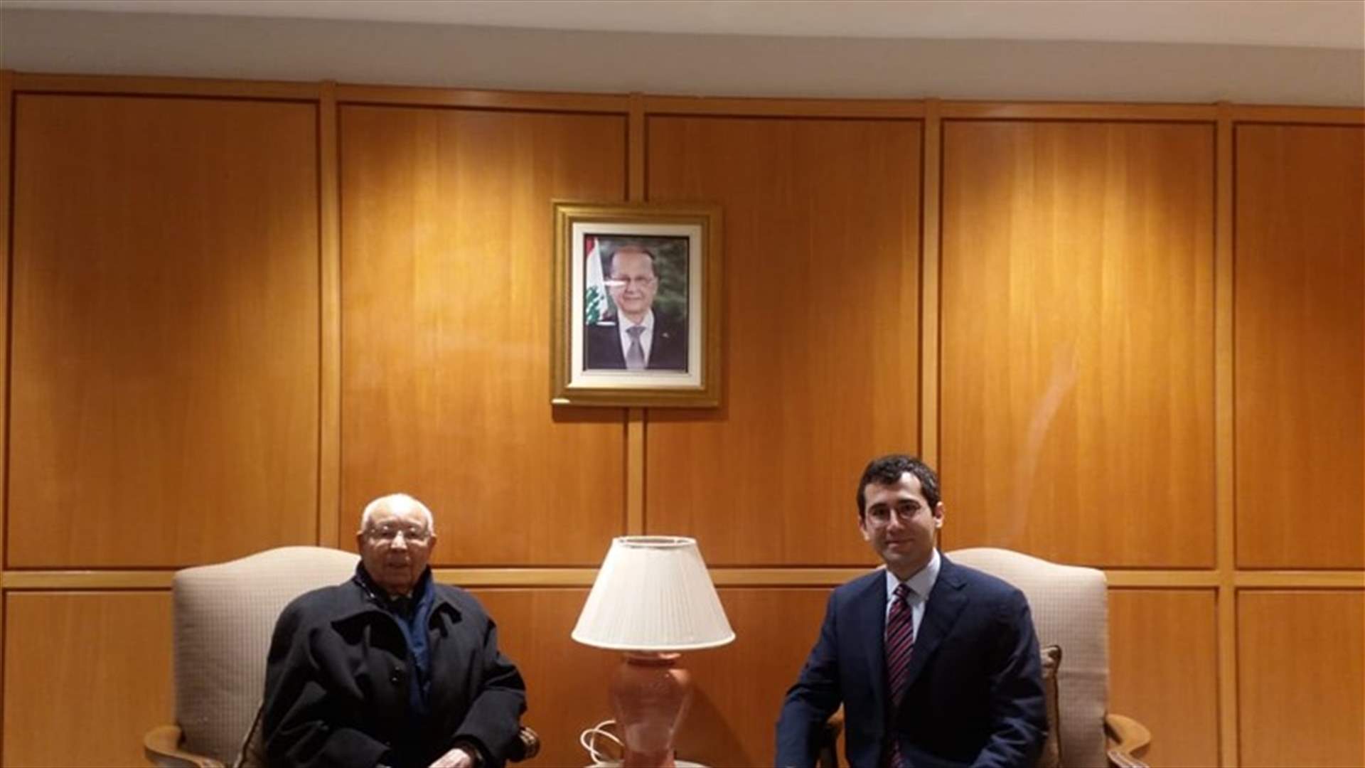 الموفد التونسي في بيروت لدعوة عون الى القمة العربية...