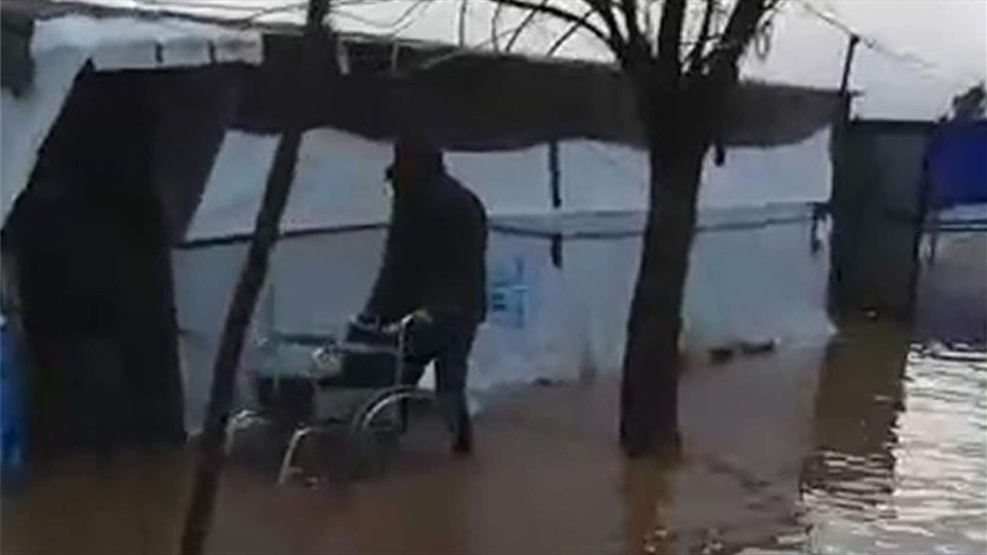 السيول تُغرق 3 مخيمات للنازحين السوريين في السماقية بعكار (صور)