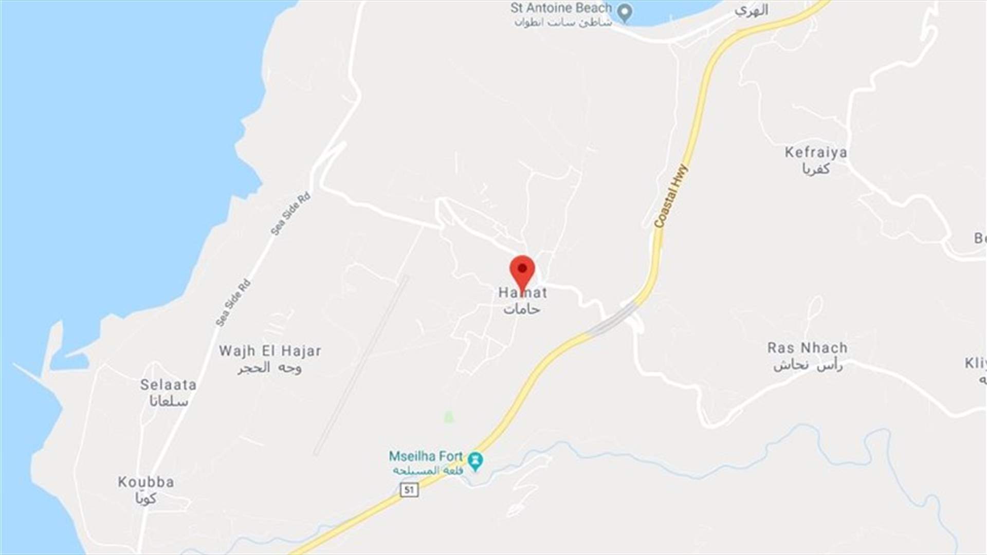 انهيار صخرة كبيرة وحجارة وأتربة على أوتوستراد حامات