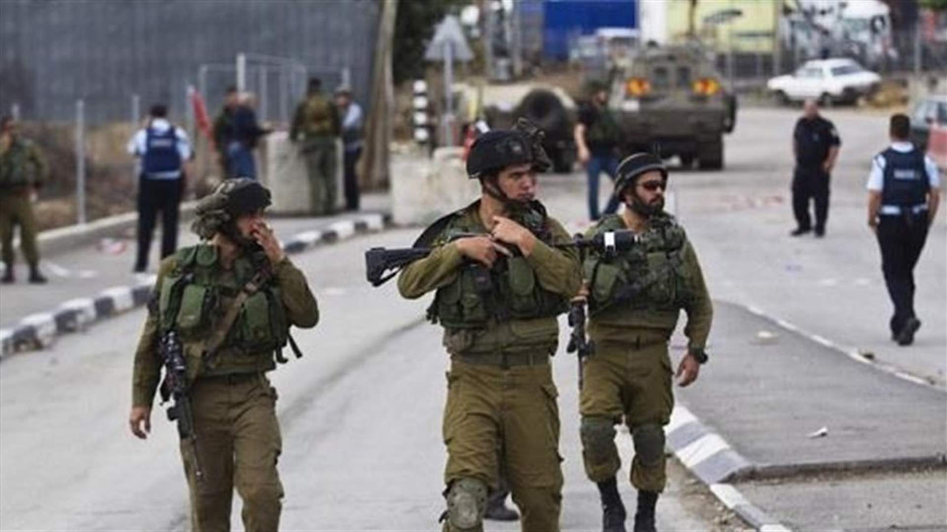 اسرائيل تعتقل فلسطينيا يشتبه بضلوعه في قتل جنديين في الضفة الغربية