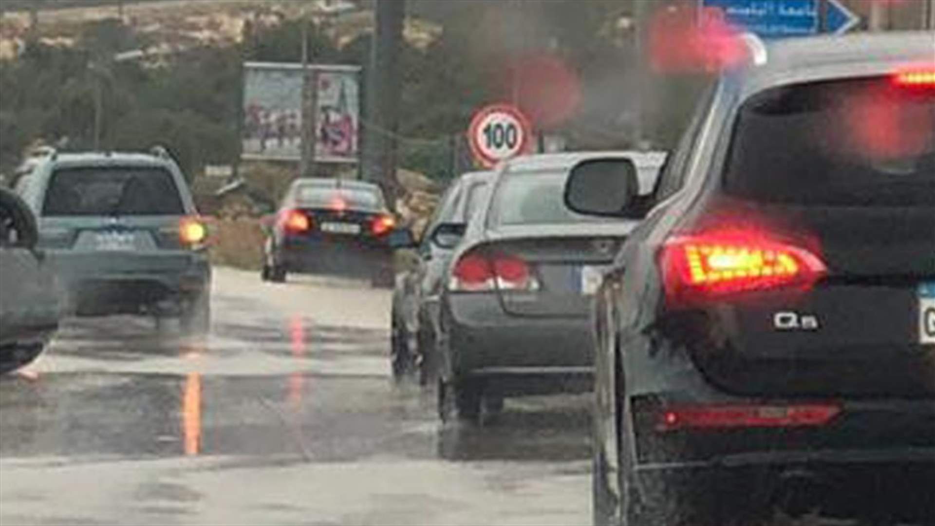 جريح إثر انقلاب سيارة على اوتوستراد القلمون باتجاه طرابلس (صورة)