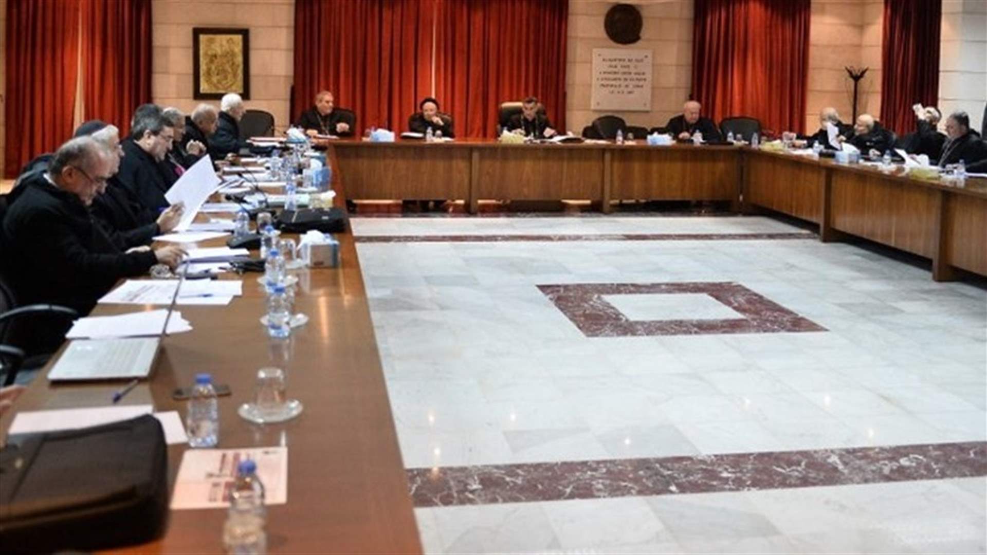 Maronite Bishops call for forming cabinet of independent experts