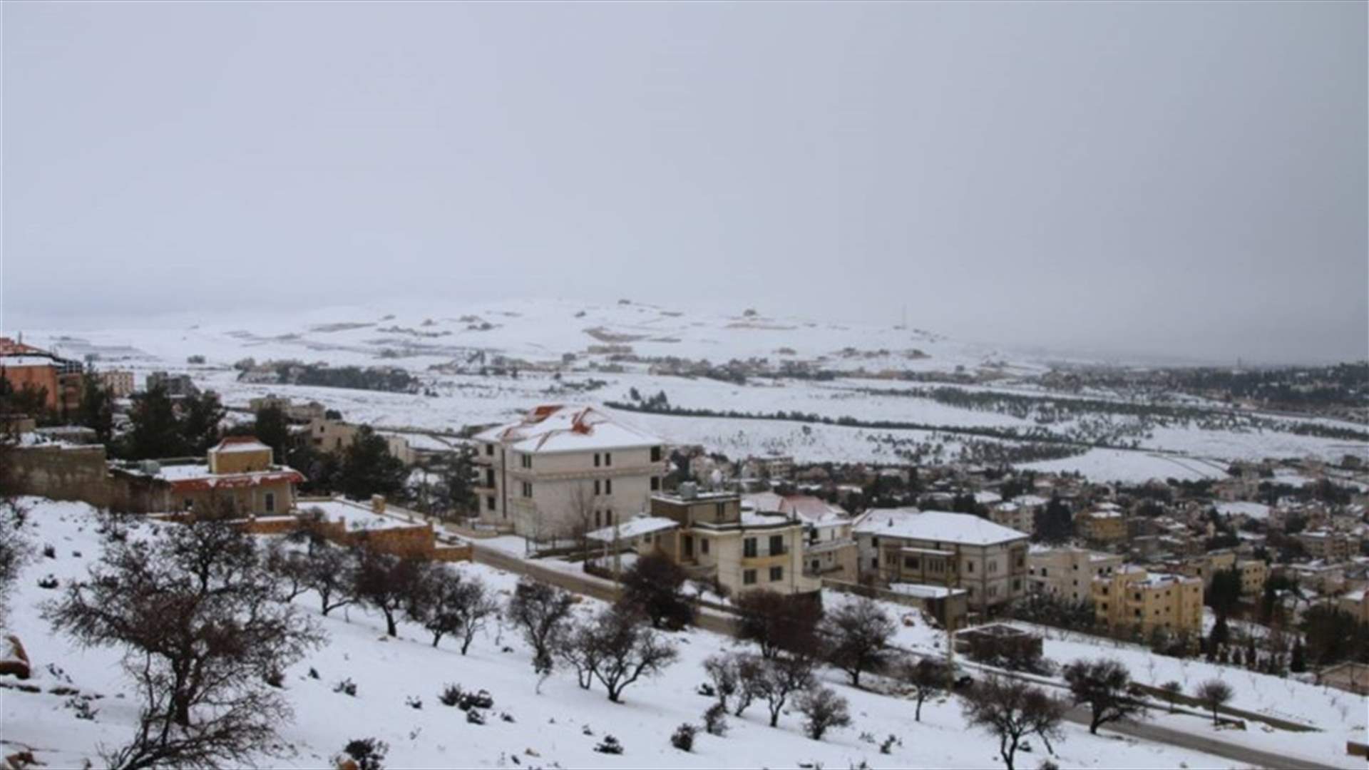 إنقاذ 4 شبان علقت سيارتهم بالثلوج في جرود بعلبك