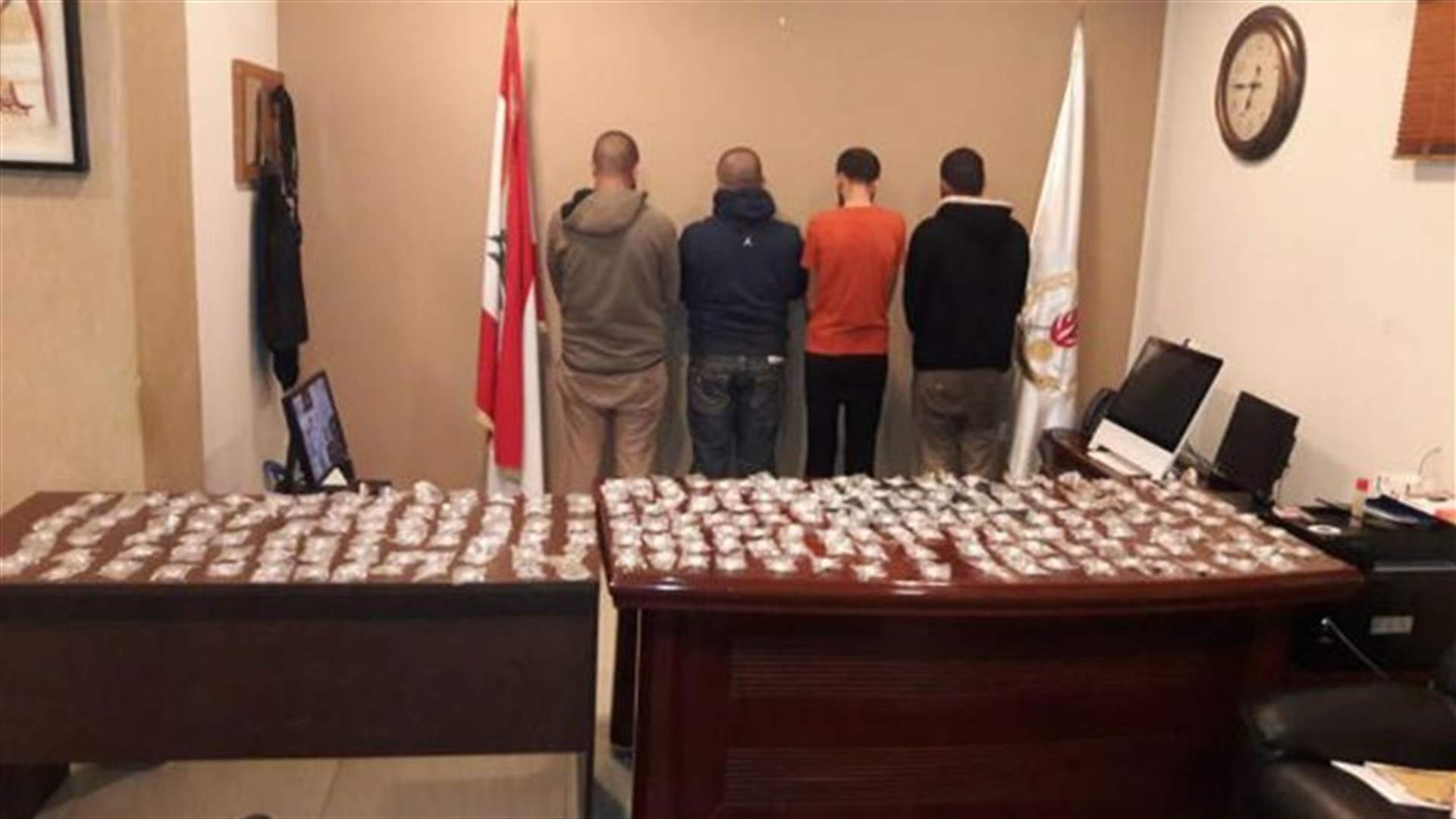 توقيف عصابة لترويج المخدرات... يحصلون عليها من "الأسمر" (صورة)
