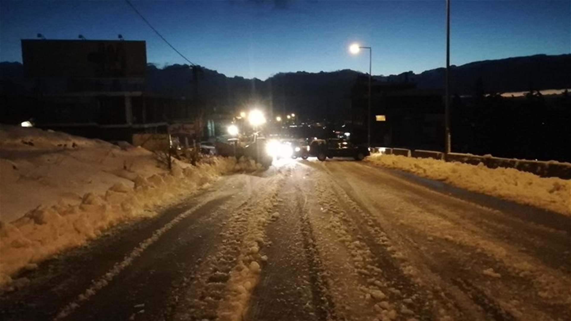 هذه هي حال الطرق الجبلية...