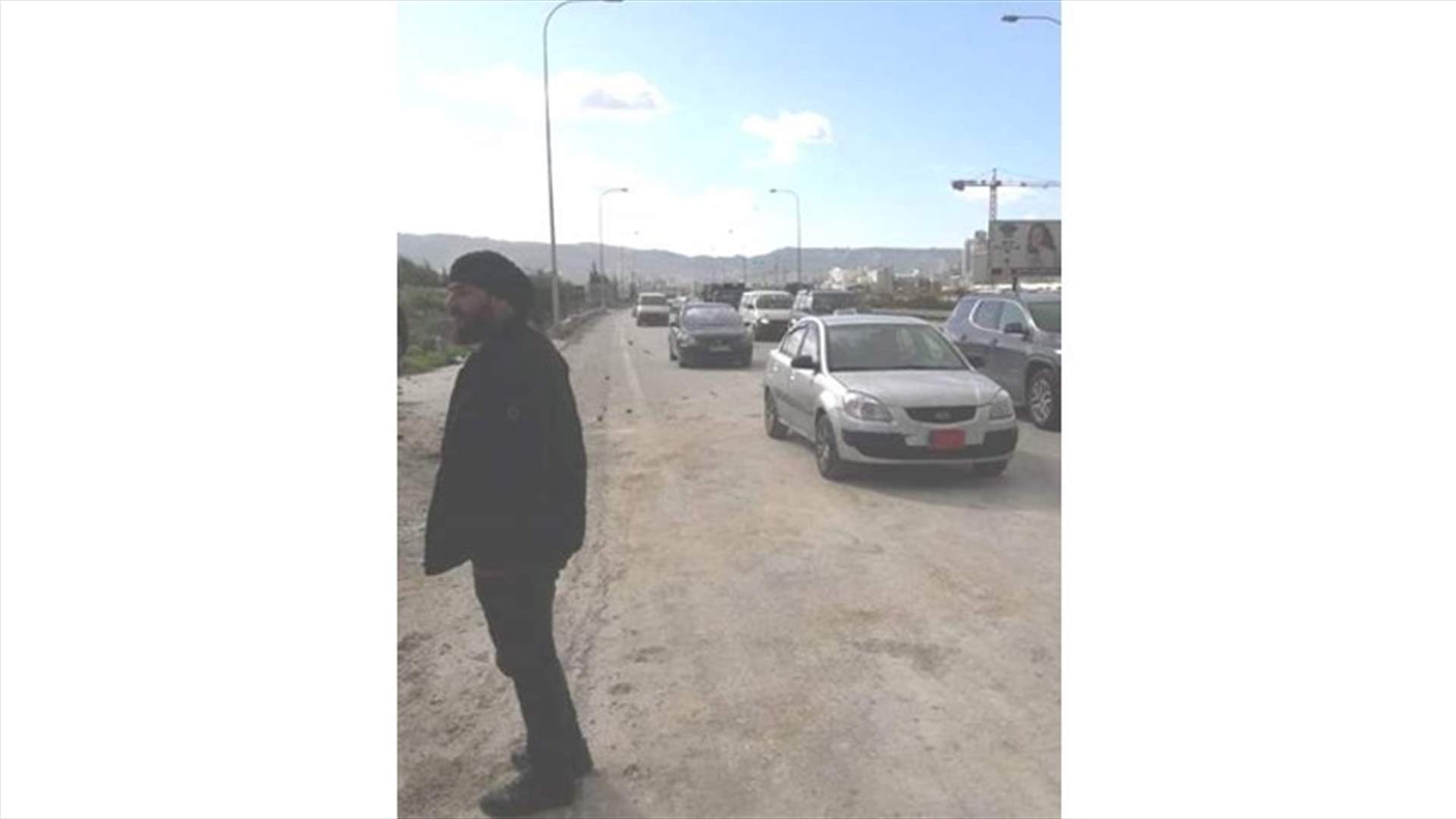 اعادة فتح الطريق على اوتوستراد انفه باتجاه طرابلس