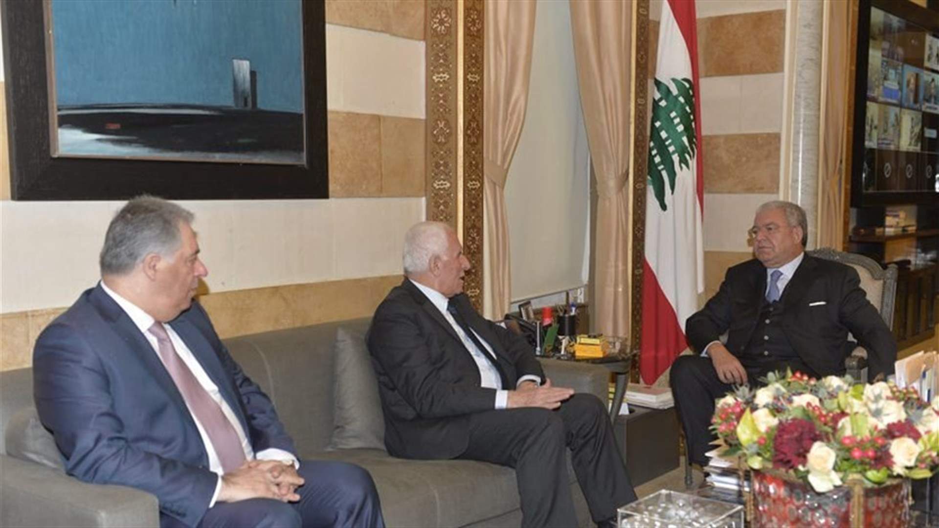 Azzam al-Ahmad meets with Machnouk: We cooperate with Interior Ministry to maintain stability at Palestinian camps