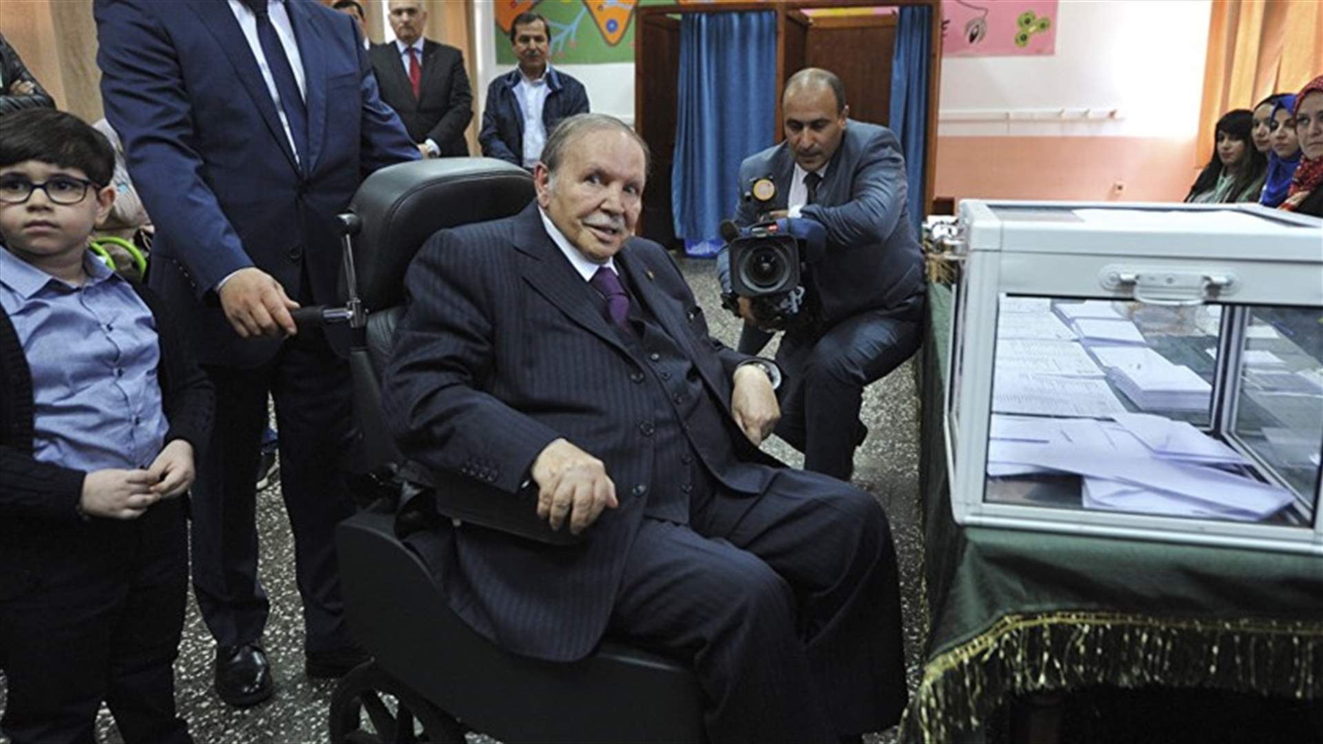الرئاسة الجزائرية : الانتخابات الرئاسية في 18 نيسان