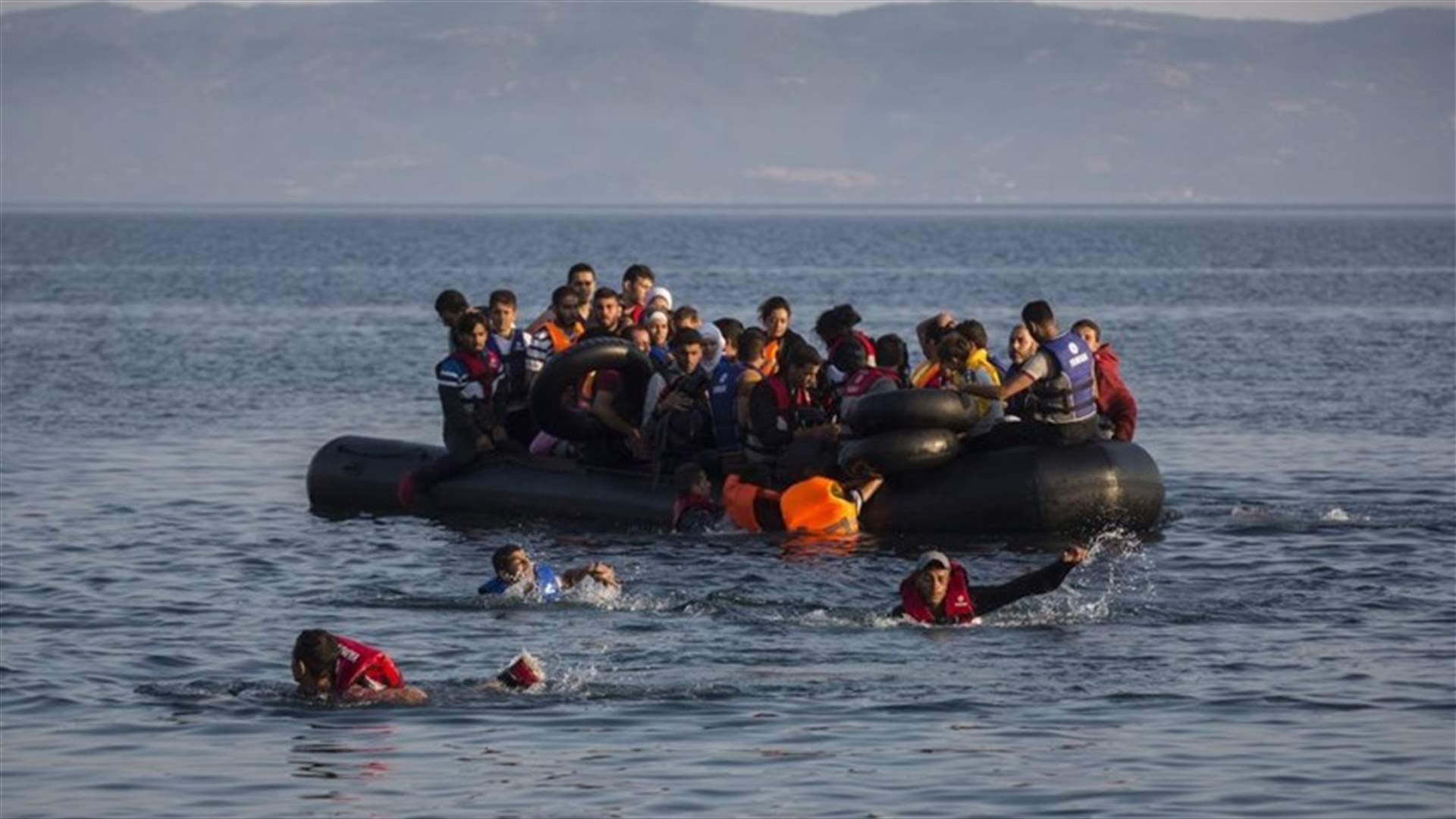 Around 117 migrants unaccounted for after dinghy sinks off Libyan coast