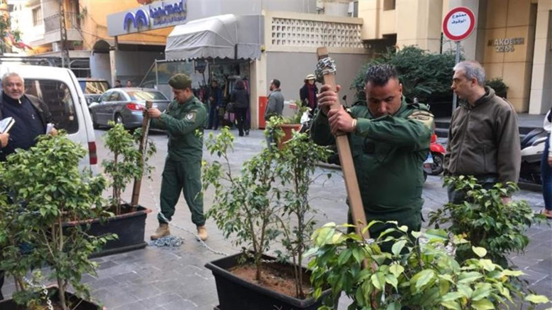 فوج حرس بيروت ازال مخالفات في شارع الحمراء
