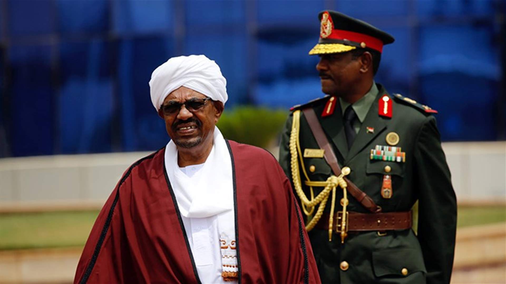 البشير في قطر بأول زيارة له الى الخارج منذ انطلاق الاحتجاجات في السودان