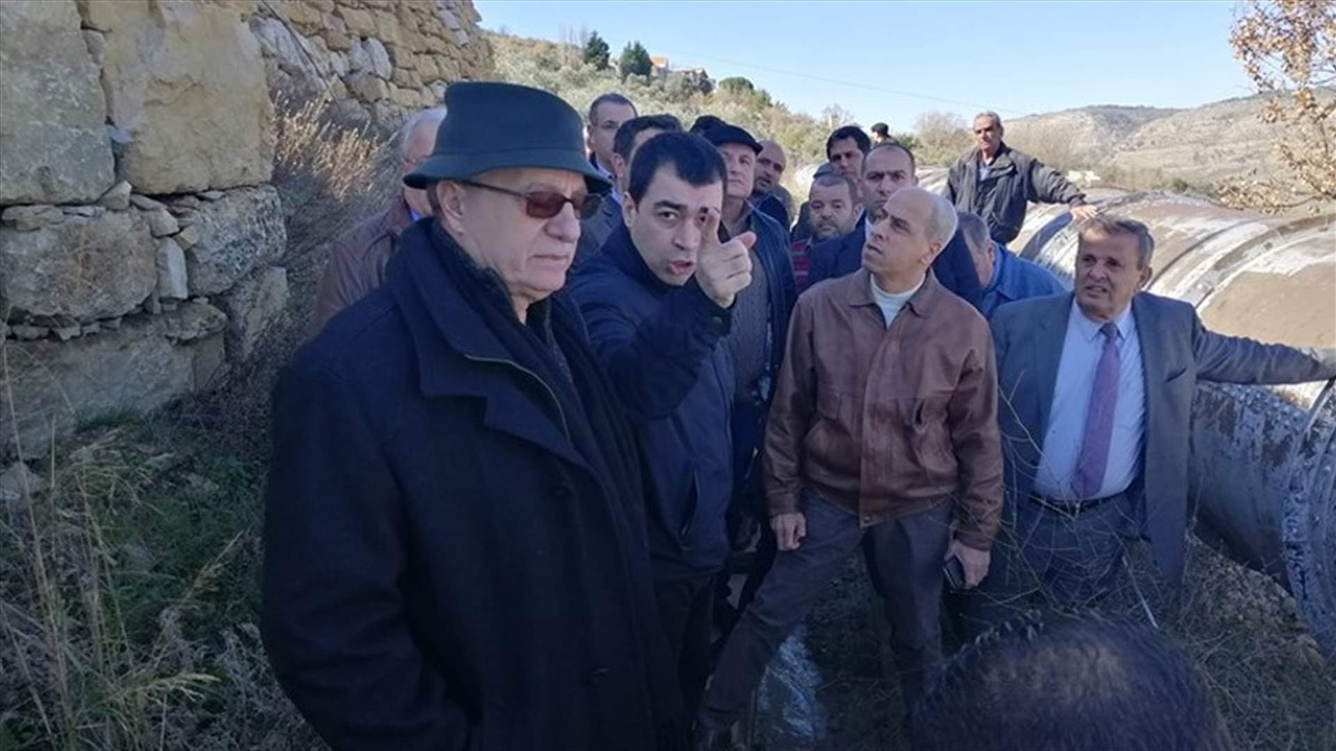 أبي خليل عاين خط جر المياه لمعمل رشميا الكهرمائي في كفرنيس والاضرار اللاحقة به