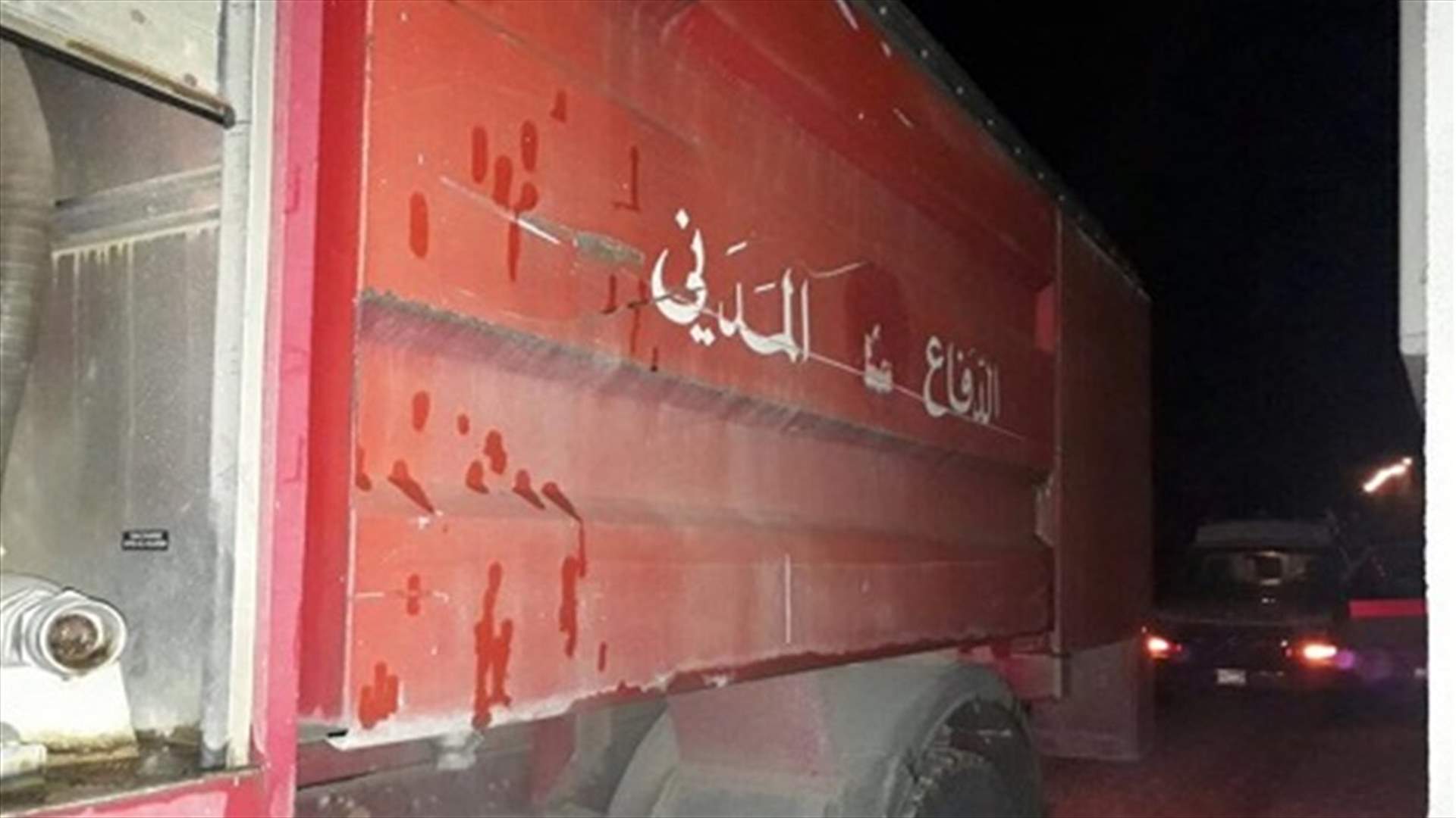 إخماد حريق شب في سيارة في الحدت (صورة)