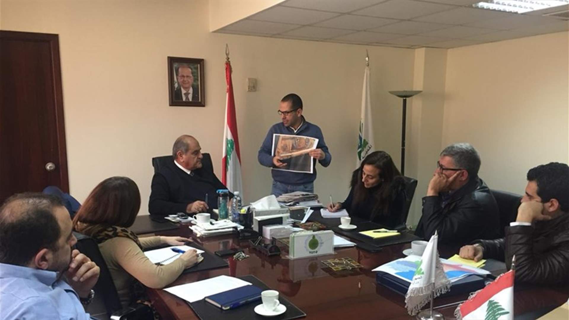 ملف النفايات في اجتماع في وزارة البيئة (صورة)