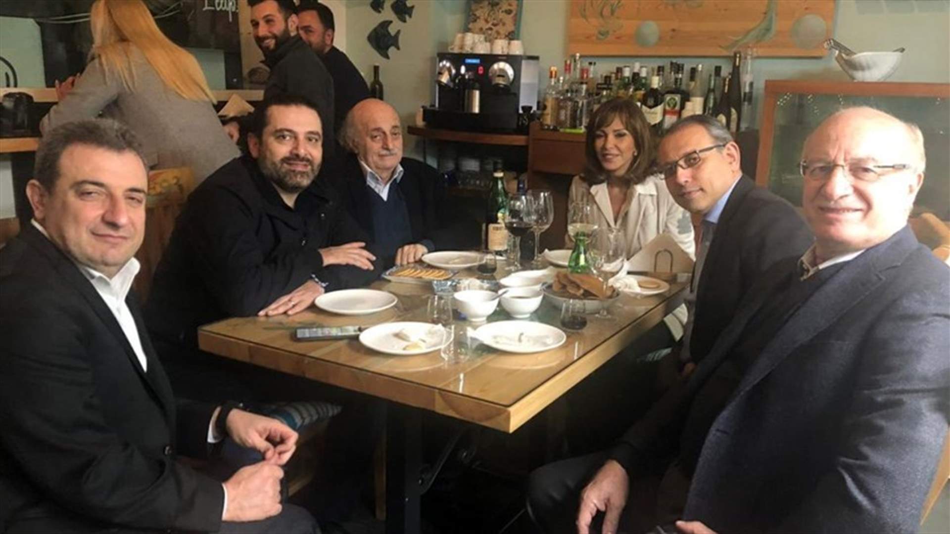الحريري وجنبلاط في أحد مطاعم الاشرفية (صورة)