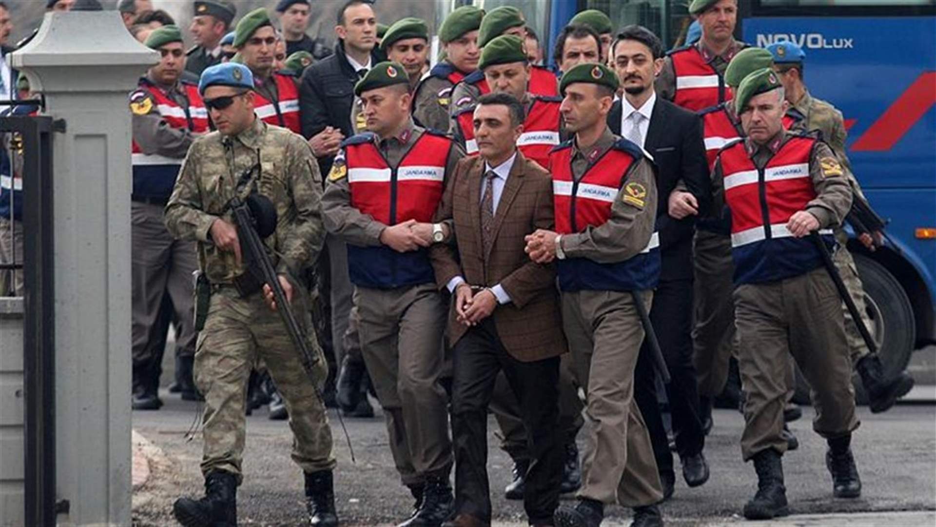 تركيا تصدر مذكرات توقيف بحق عشرات الطيارين العسكريين