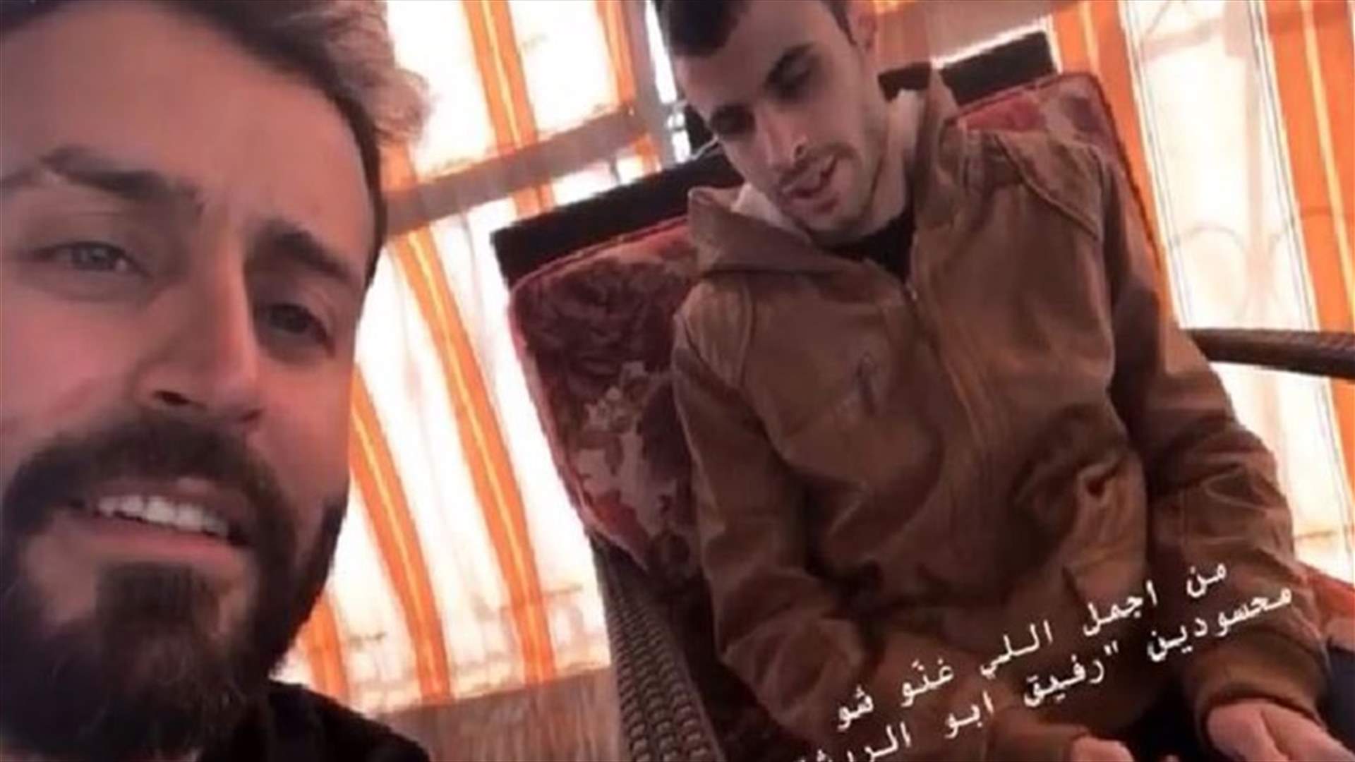 كفيف يغنّي "محسودين" مع سعد رمضان بطريقة رائعة (فيديو)