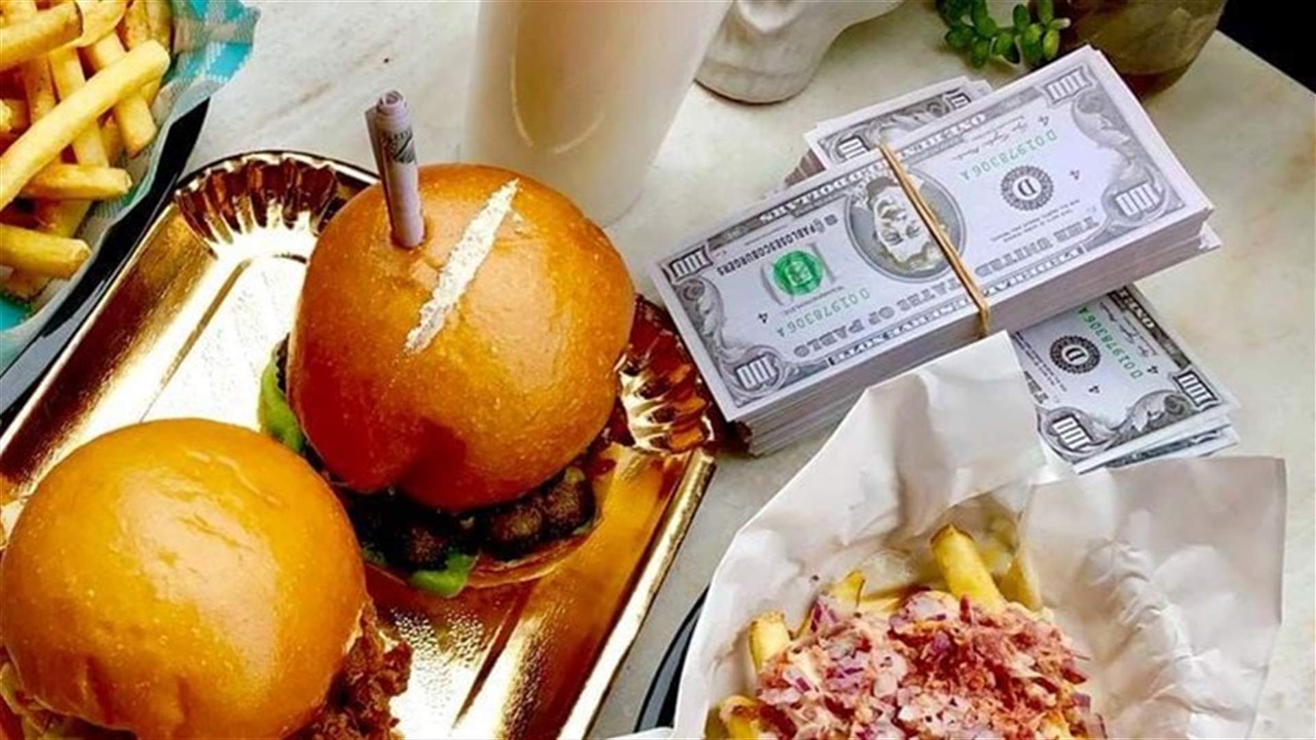 جدل بسبب مطعم يحمل اسم بابلو اسكوبار... يقدم البرغر مع "الكوكايين" (صور)