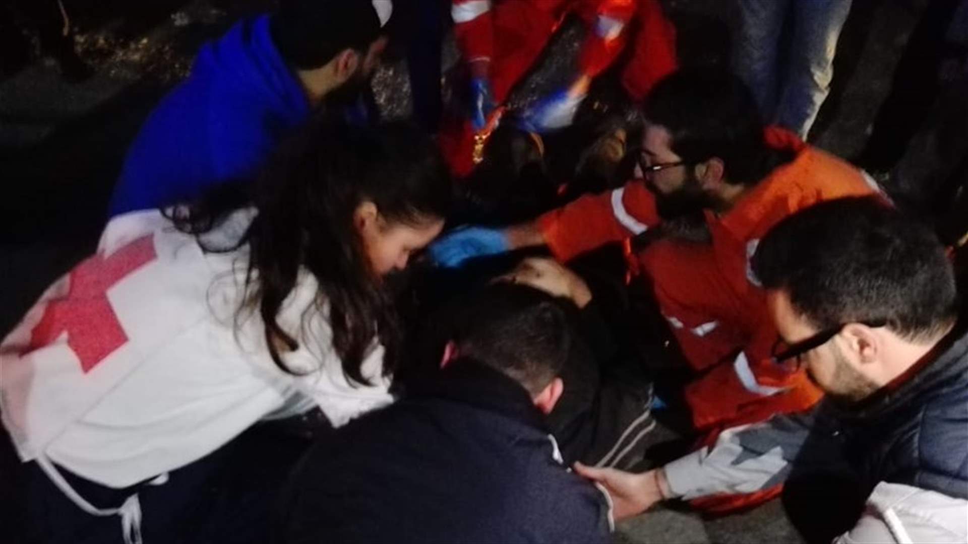 جريح في حادث صدم على طريق عام عبرا شرق صيدا (صورة)