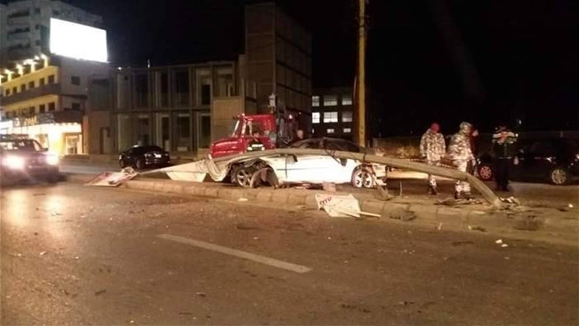 جريحان على طريق عام العباسية - صور (صورة)