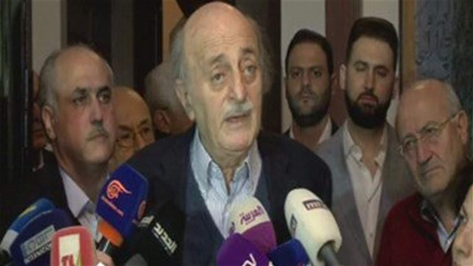 Jumblatt criticizes PM Hariri, FM Bassil