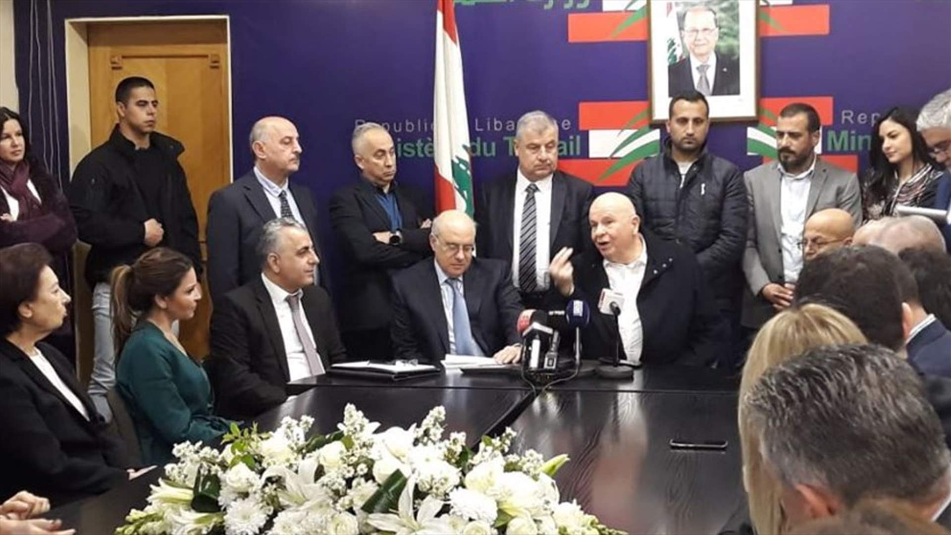 تسليم وتسلم في وزارة العمل... وكميل أبو سليمان يُفنّد أولوياته