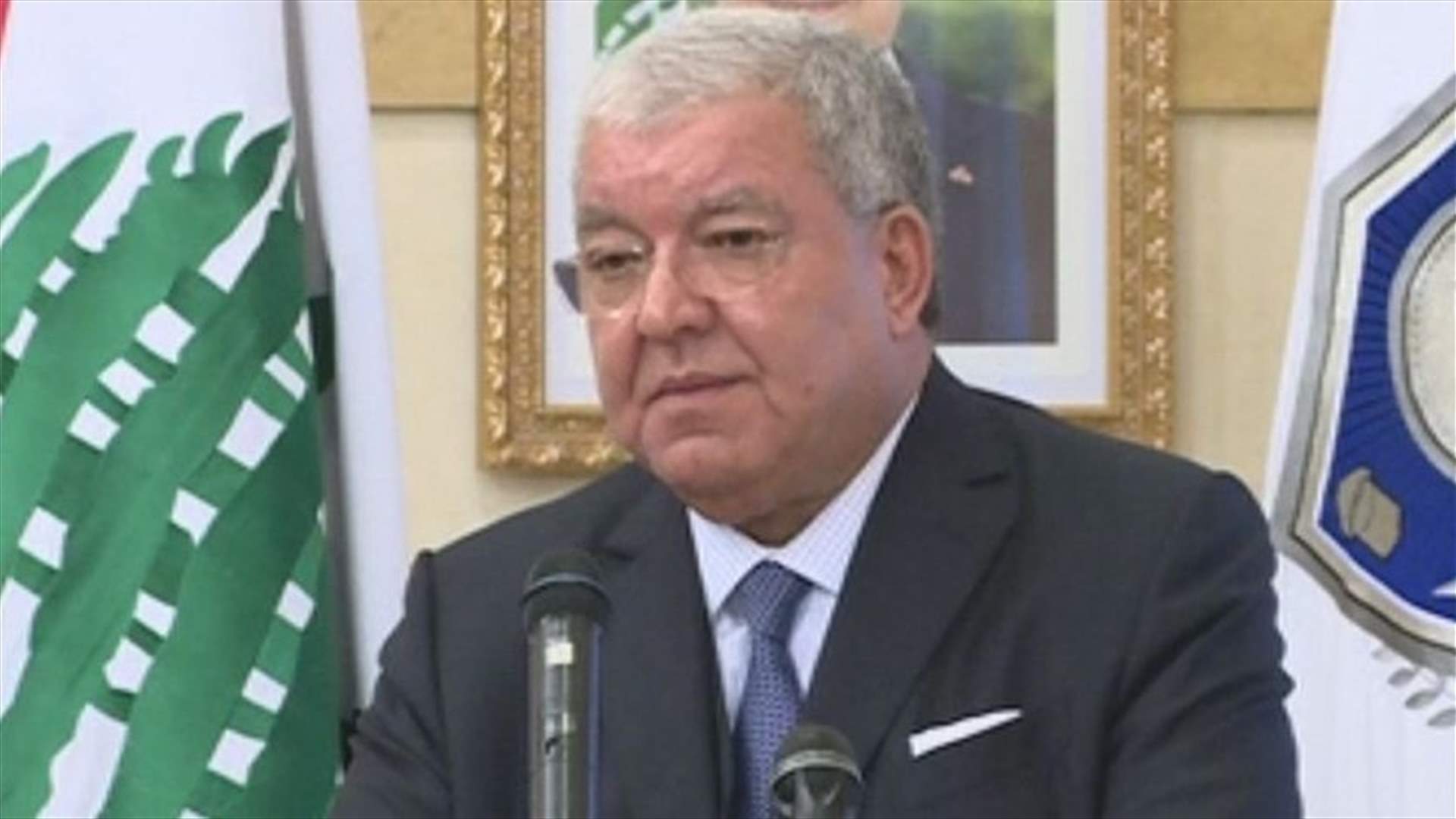 Handover ceremony at Interior Ministry, al-Mashnouq expresses gratitude to Hariri for his trust