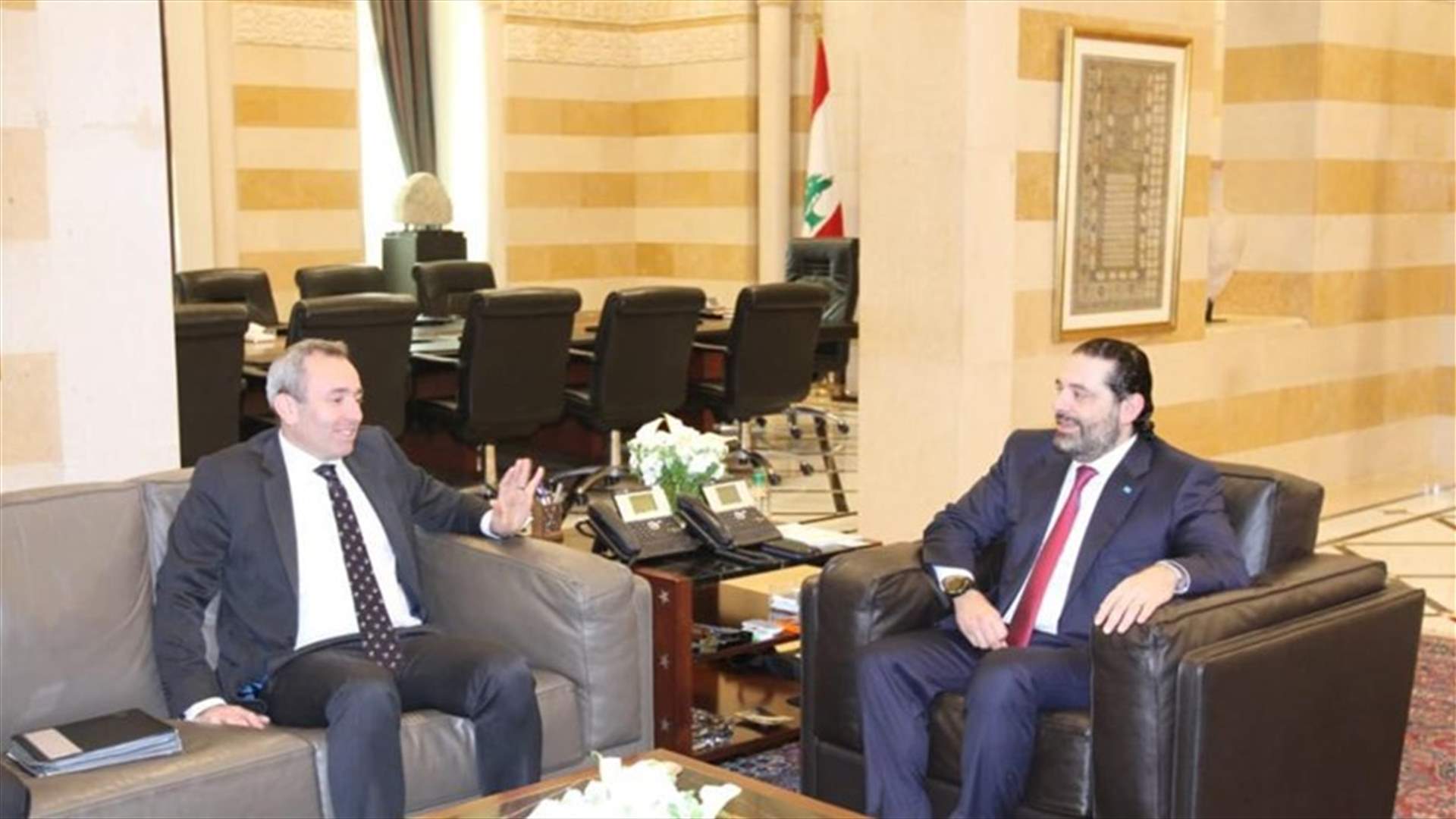 الحريري استقبل سفير بريطانيا... رامبلنغ: ناقشنا حزمة الدعم الاقتصادي