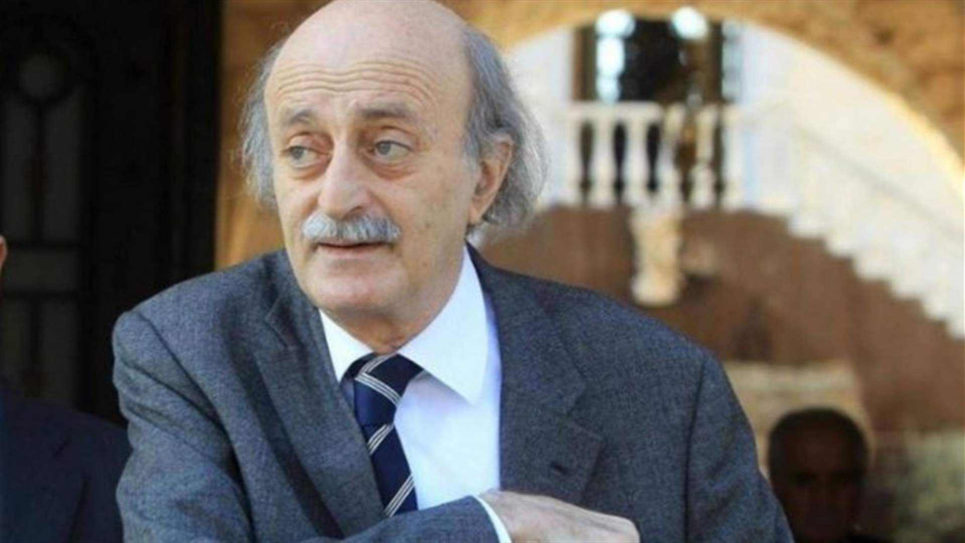 اتصال بين جنبلاط وأبو الغيط... واتفاق على لقاء في القاهرة