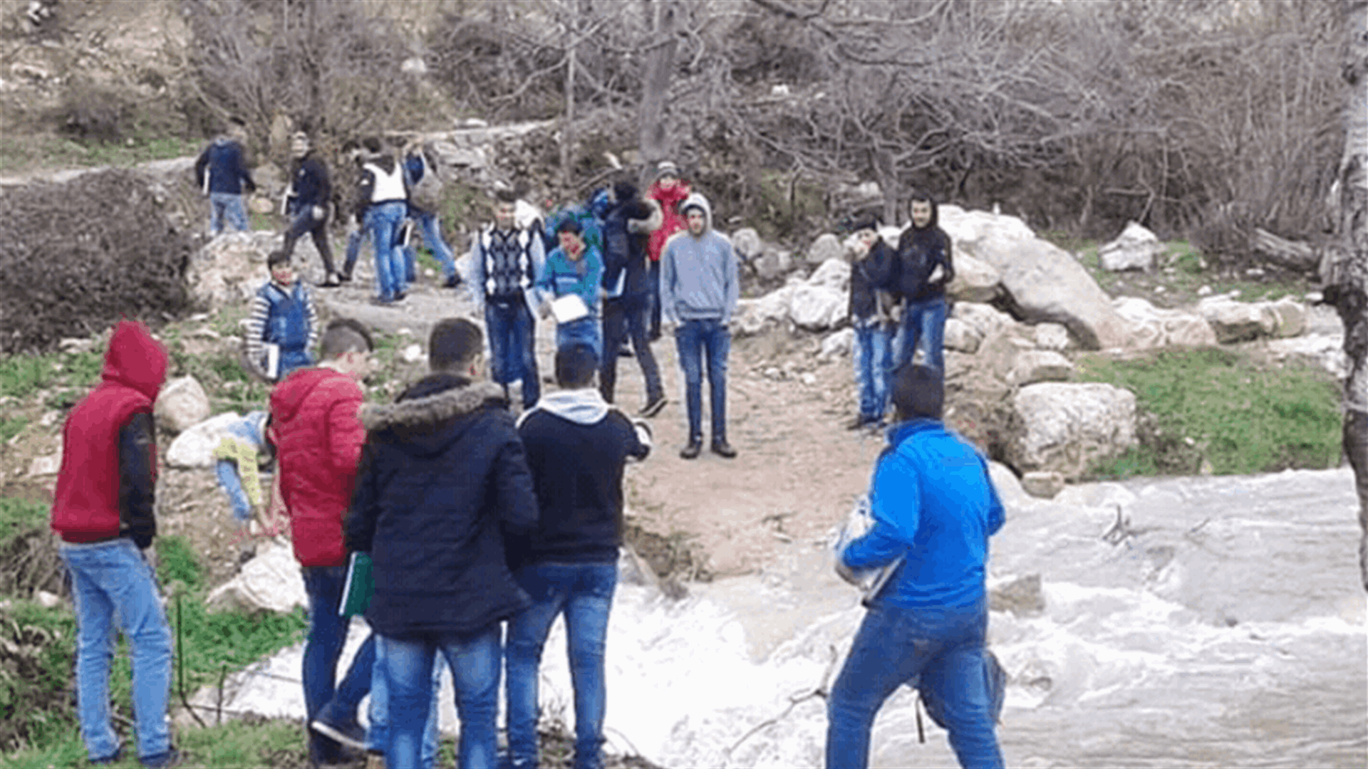 انهيار طريق جسر نهر عين القمر في فنيدق عكار