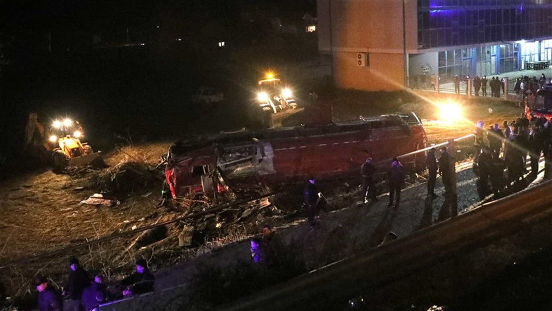 قتلى بانقلاب حافلة في مقدونيا الشمالية (صور)
