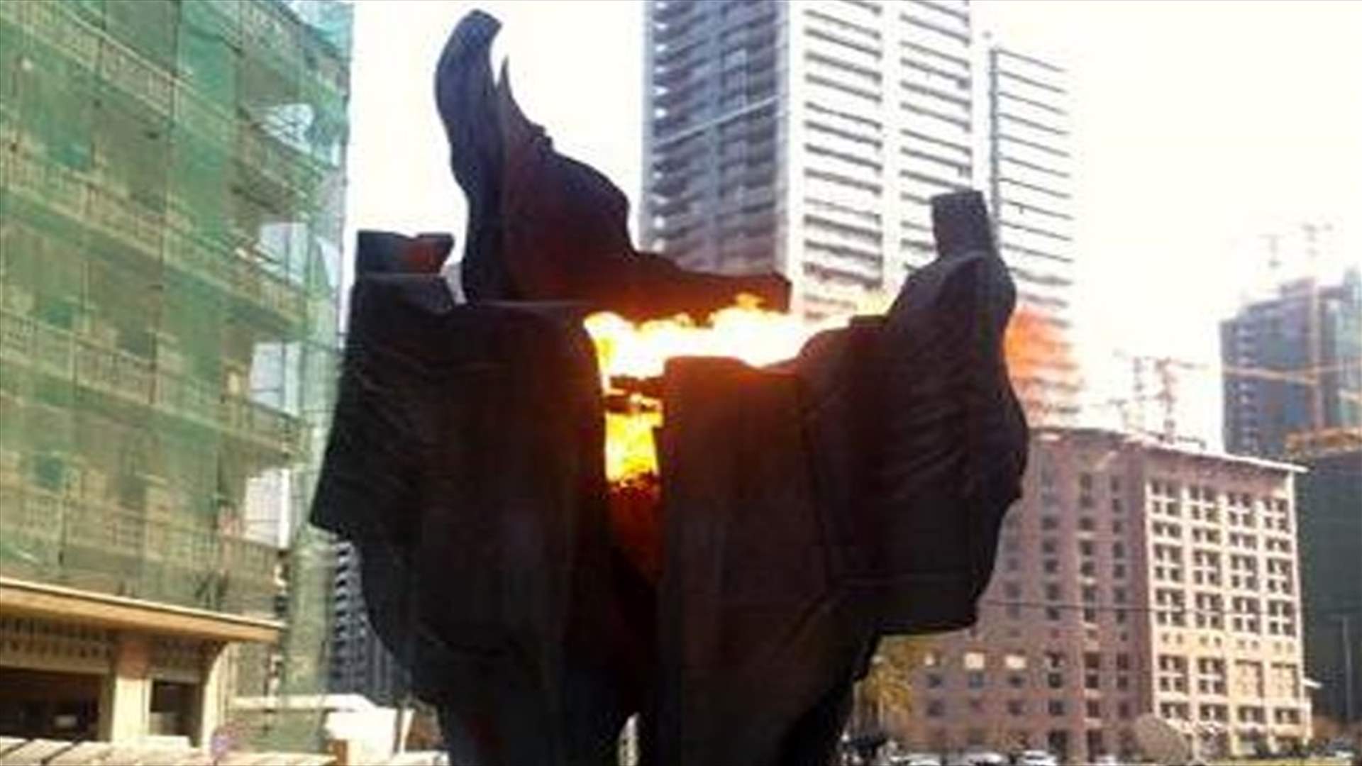 اضاءة شعلة الحرية في الموقع الذي استشهد فيه الرئيس الحريري