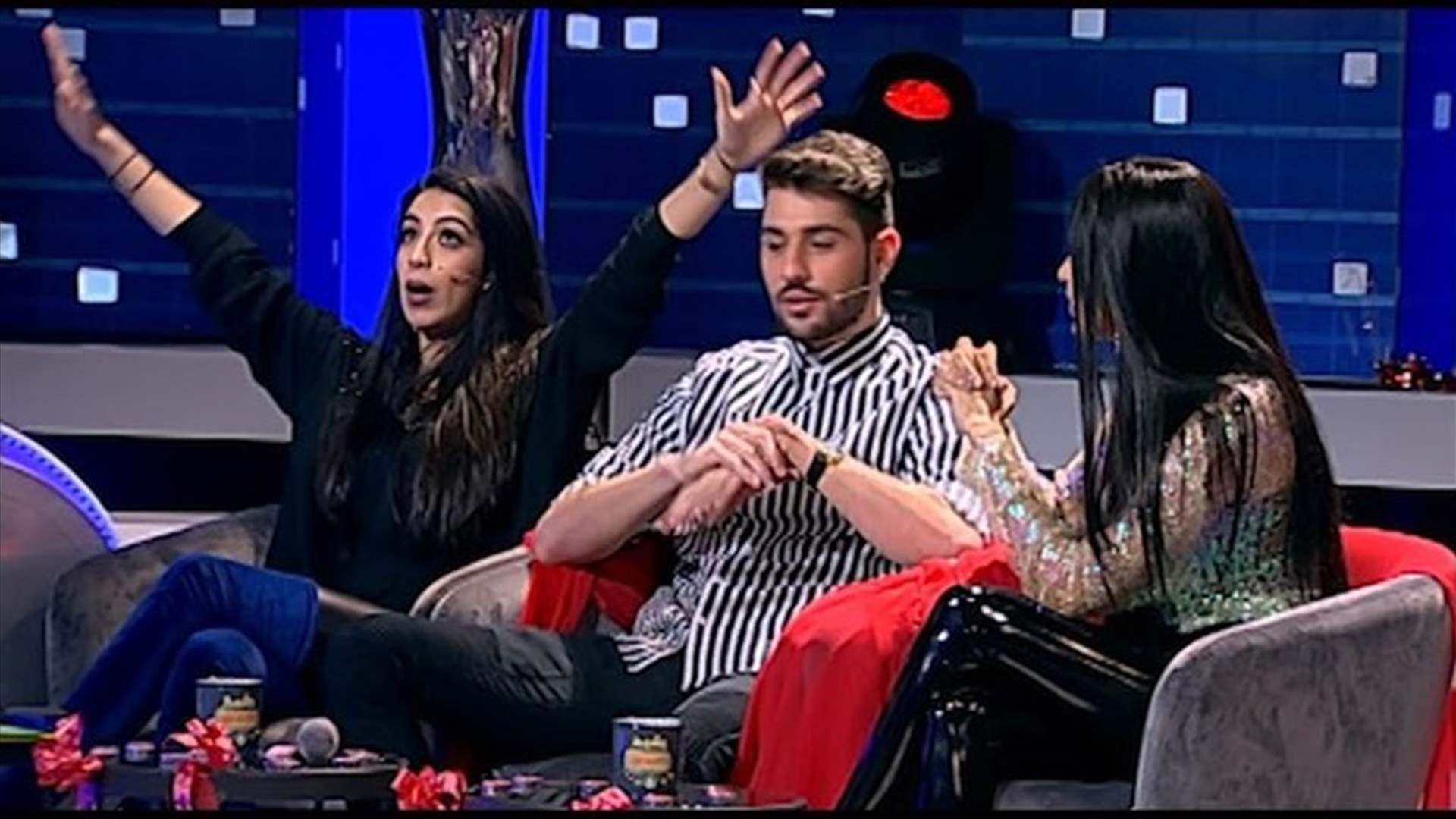 شجار بين نجمة إكس فاكتور ونجمة ستار أكاديمي على الهواء (فيديو)