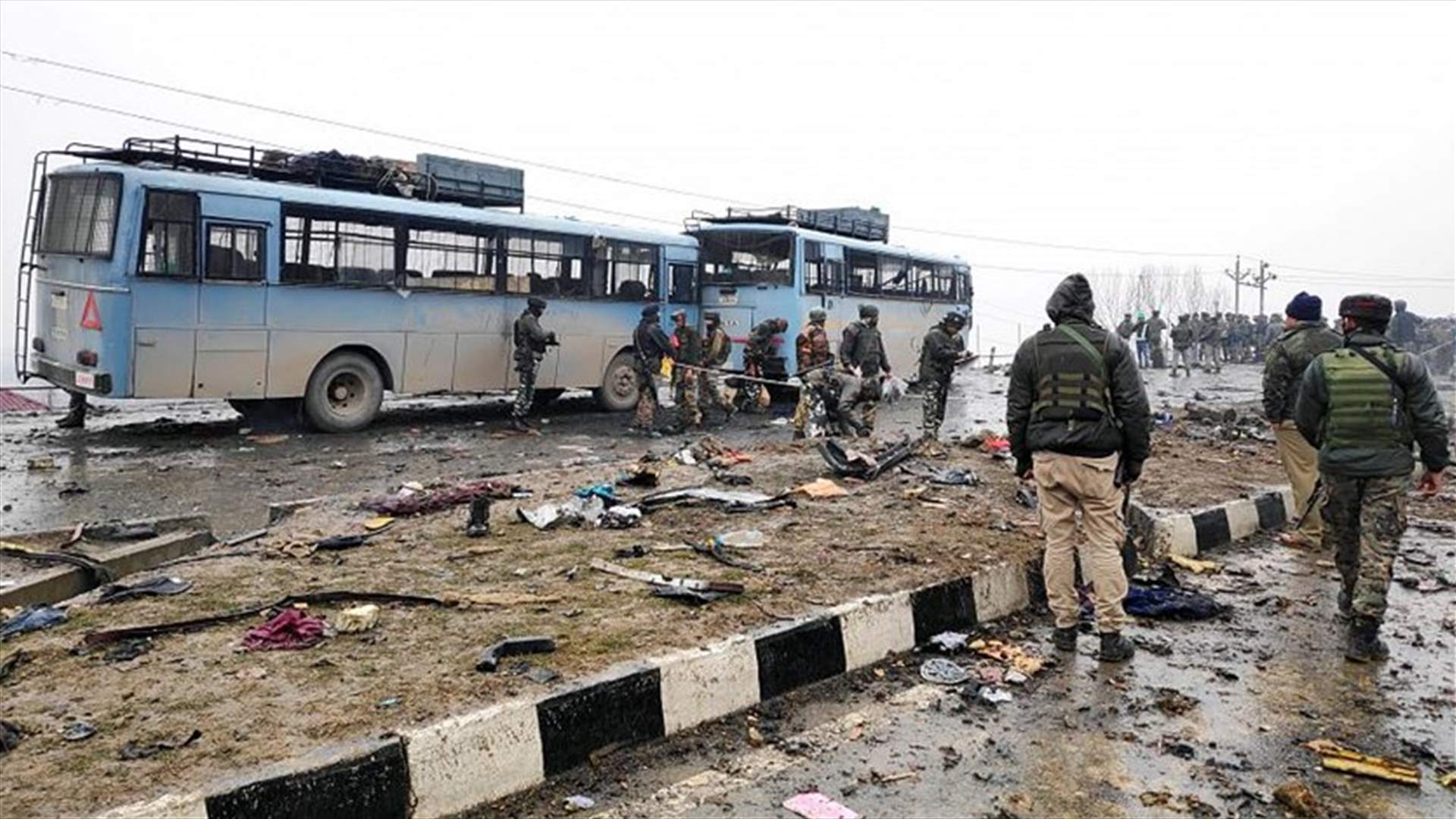 مقتل 37 جنديا هنديا في تفجير سيارة مفخخة في كشمير