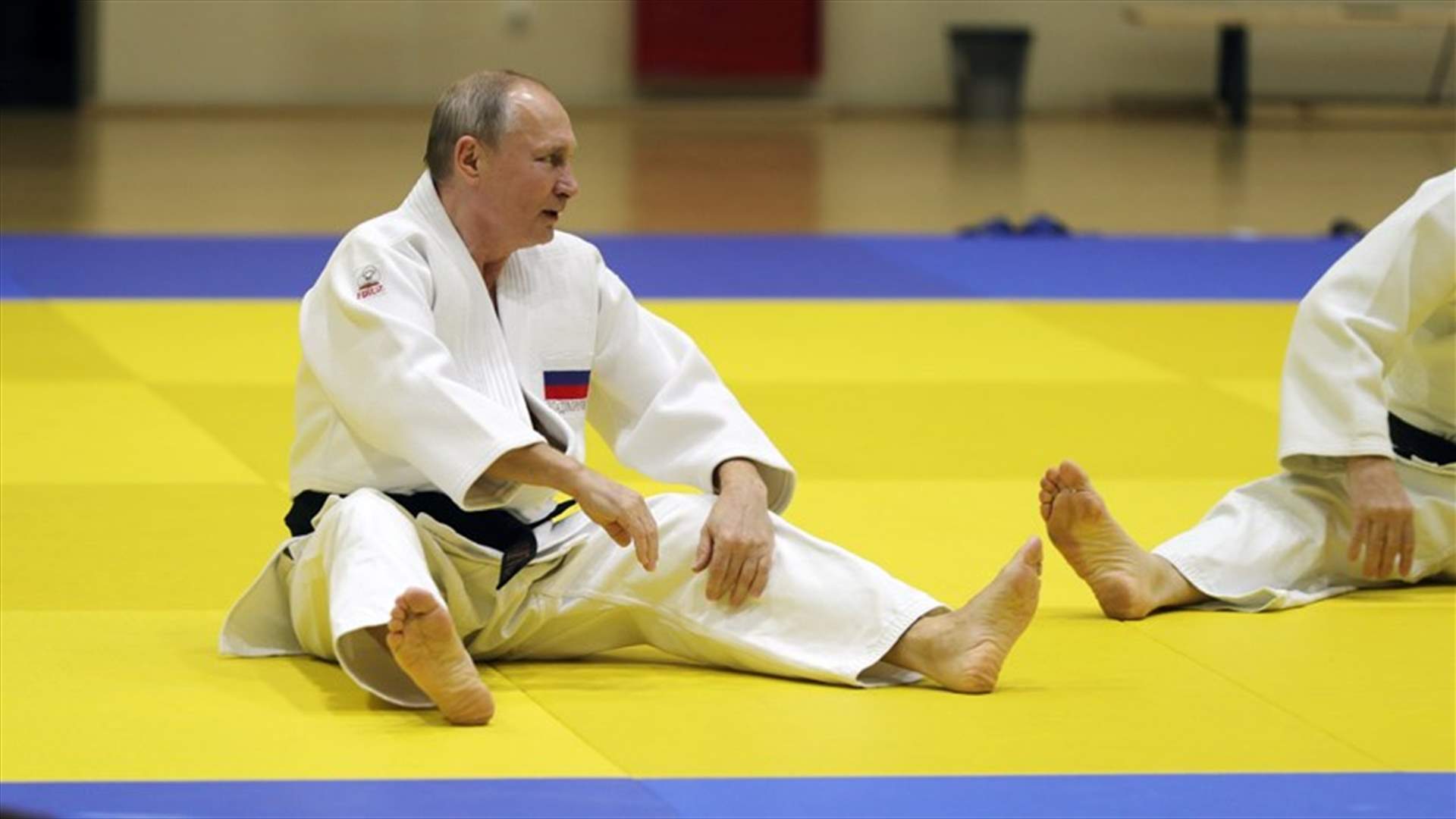 امرأة تطيح بوتين أرضا ولكن الصورة "لم تظهر أبدا"... وهكذا تدرّبَ على الجودو (فيديو وصور)