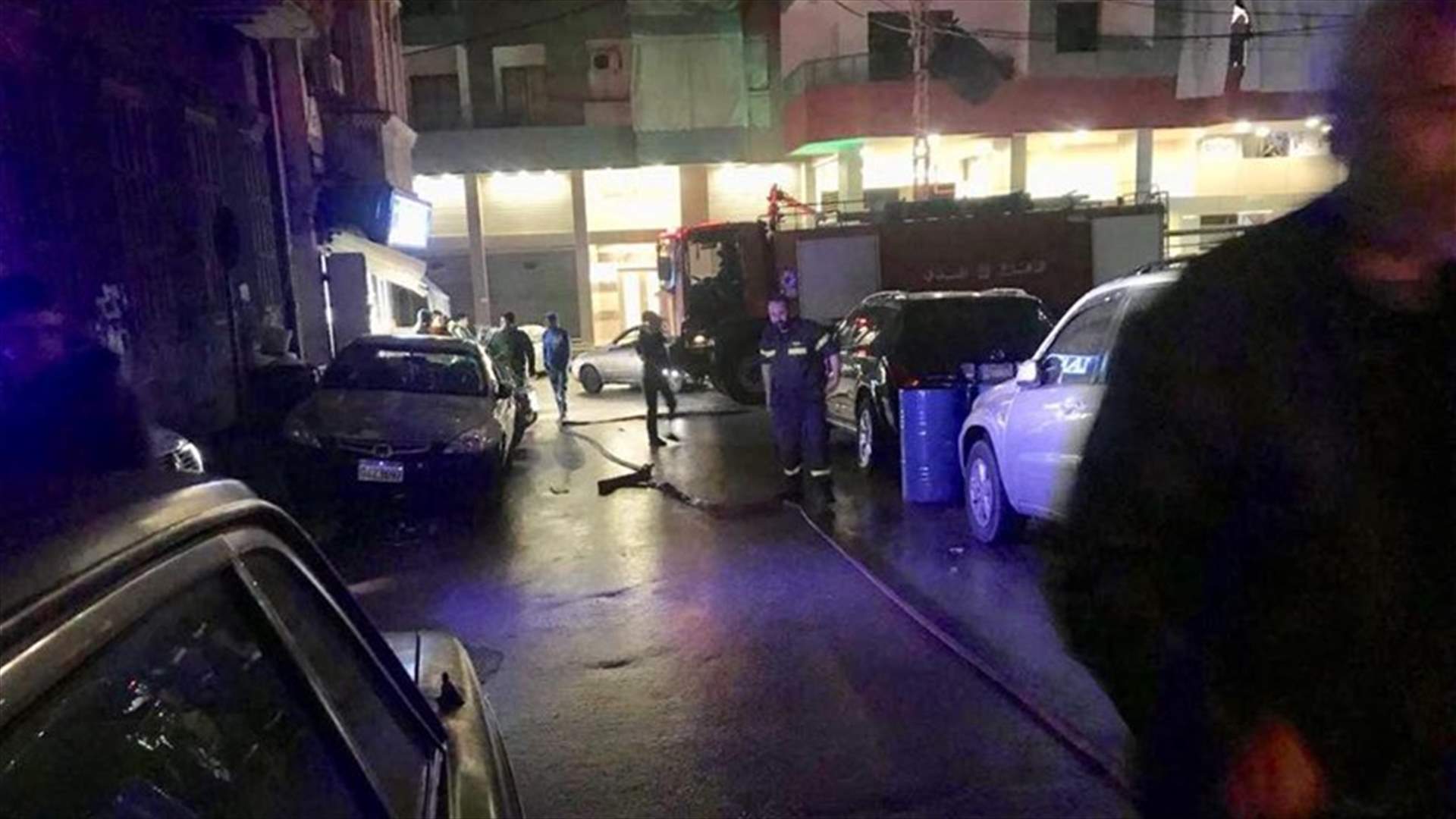حريق داخل شقة في برج أبي حيدر... ومعالجة حالات اختناق