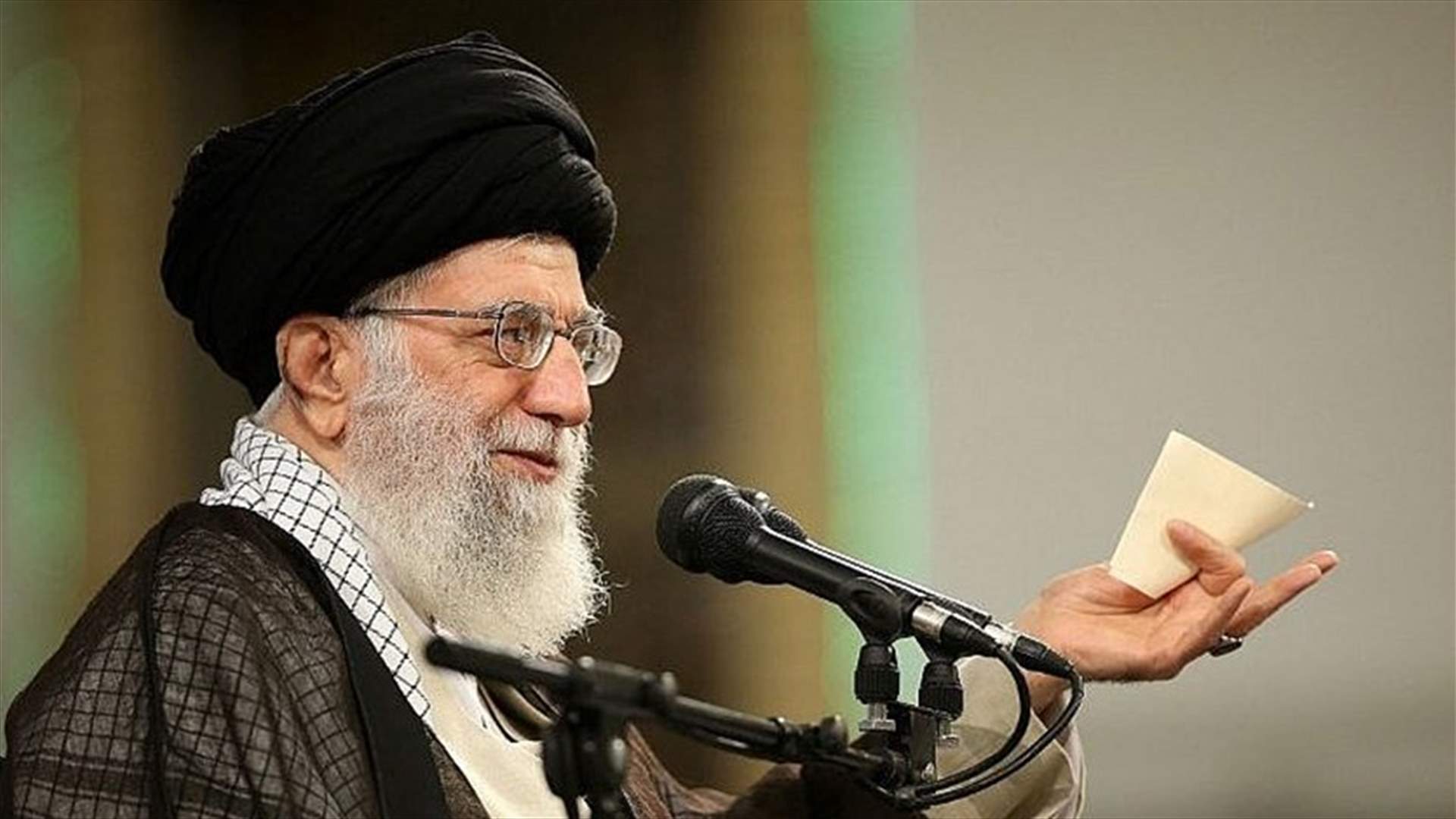 خامنئي يحذر الحكومة من "خداع" الدول الأوروبية