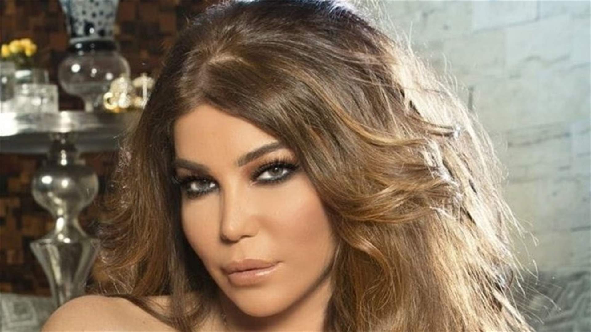 مي حريري تغزو الإنترنت بفيديو مثير.. رقص بملابس ضيّقة