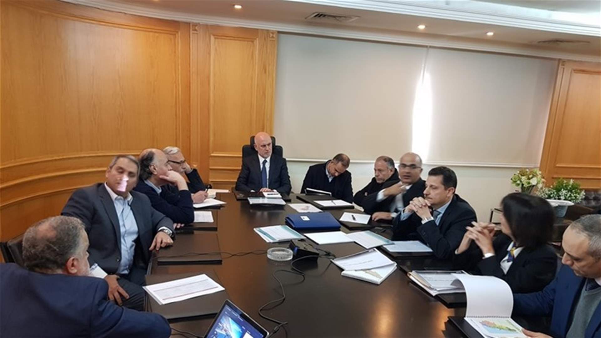 فنيانوس: لوضع خطة متكاملة لإدارة شبكة الطرق بمواصفات عالمية