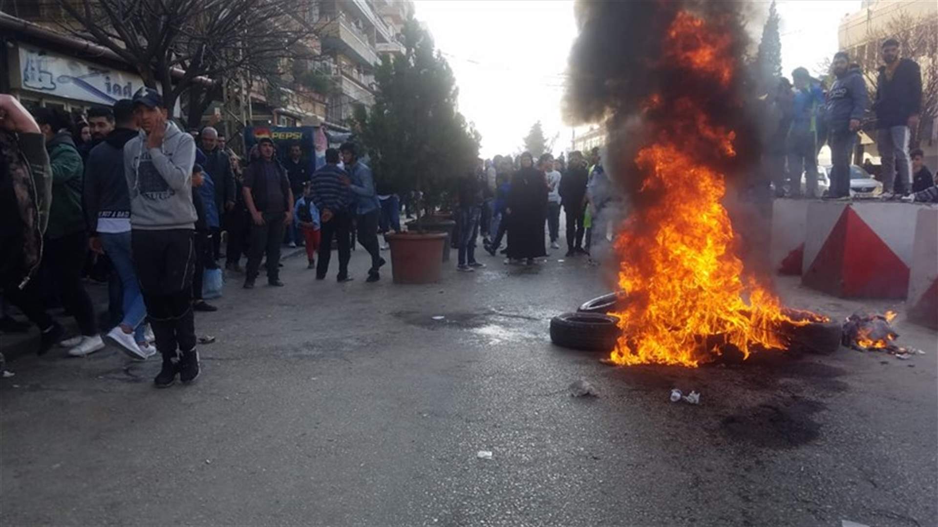 أهالي سجناء القبة حاولوا إقتحام المبنى والقوى الامنية أطلقت الرصاص في الهواء لتفريقهم