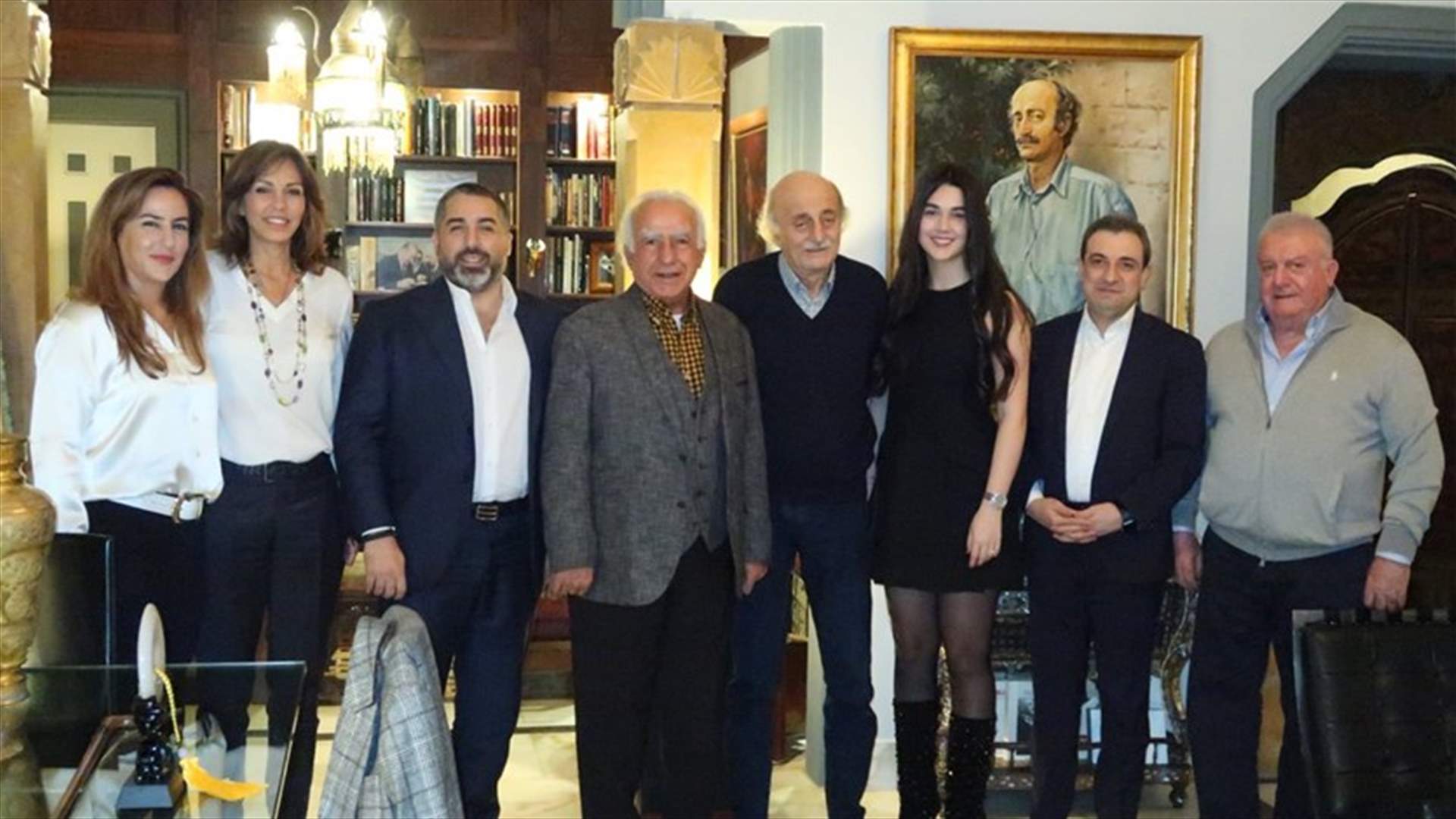 "جمعة عائلية أنيسة" في دارة جنبلاط مع وفد من الجديد (صورة)