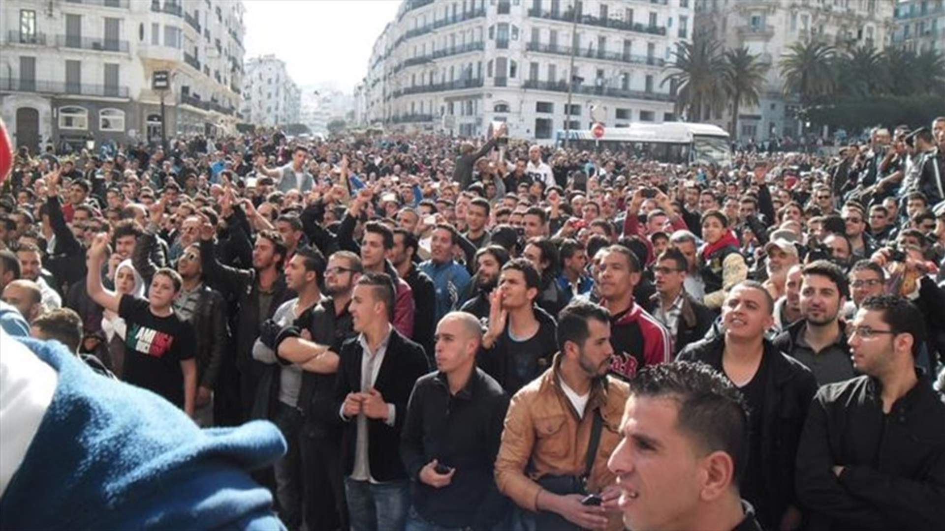 مئات المتظاهرين في الجزائر ضد ترشح بوتفليقة لولاية خامسة