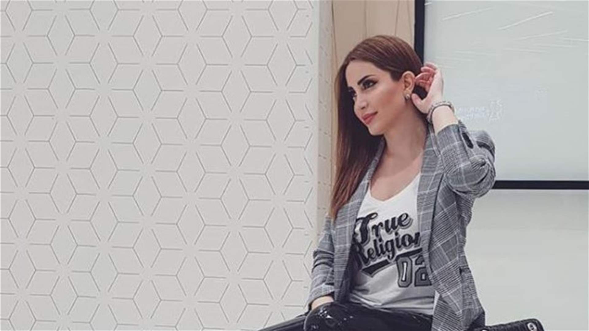 نسرين طافش بالحجاب... ما القصة؟ (فيديو)