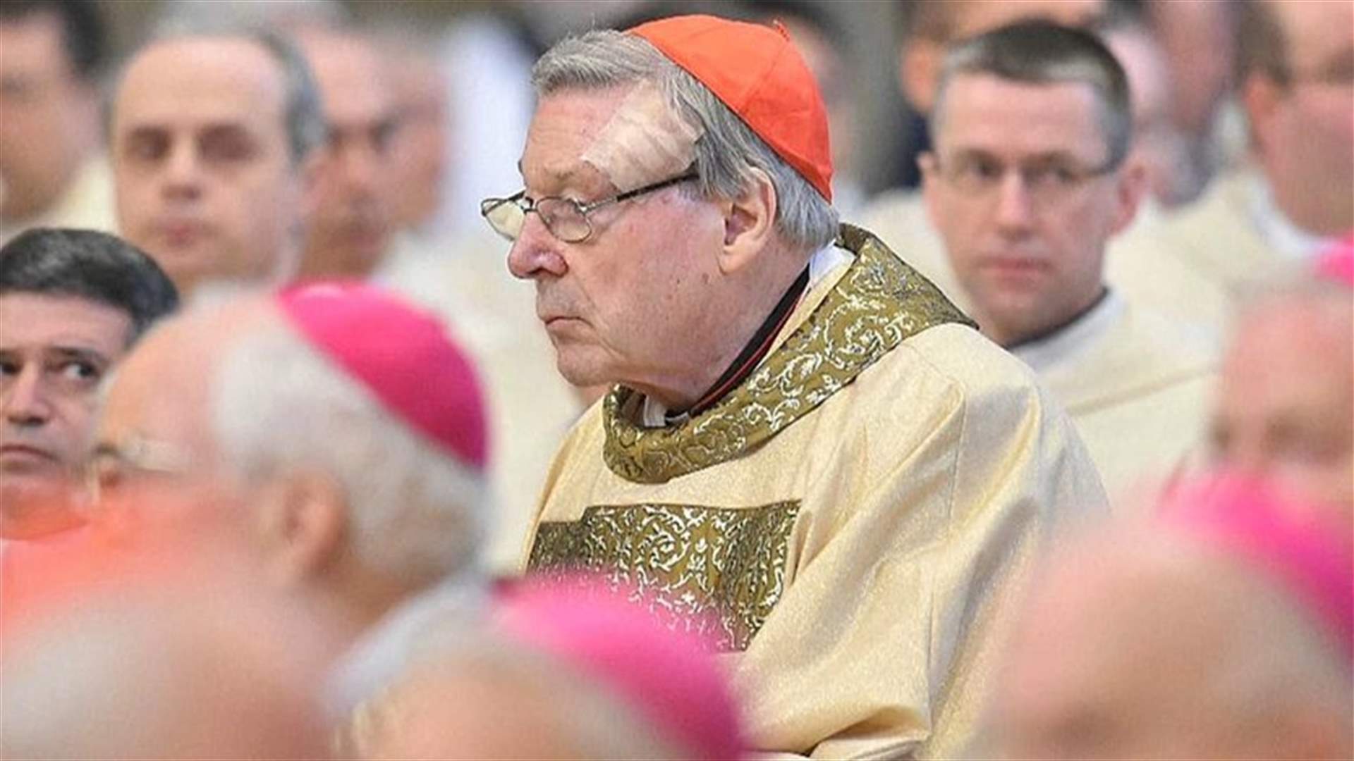 بعد إدانته بالاعتداء جنسيًا على طفلين... الفاتيكان يقيل الكاردينال بيل من منصبه في وزارة الاقتصاد