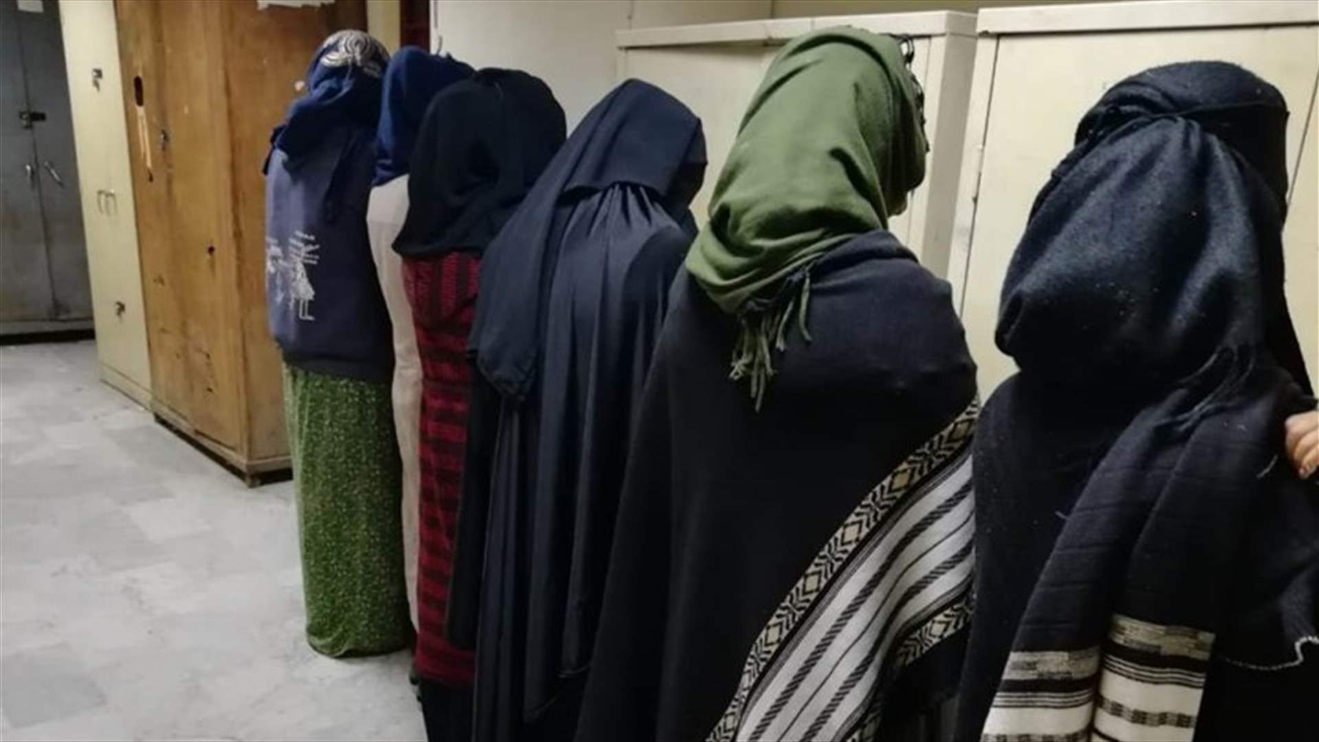 شرطة بلدية طرابلس توقف 6 نساء تُجبرن اطفالهن على التسول (صورة)